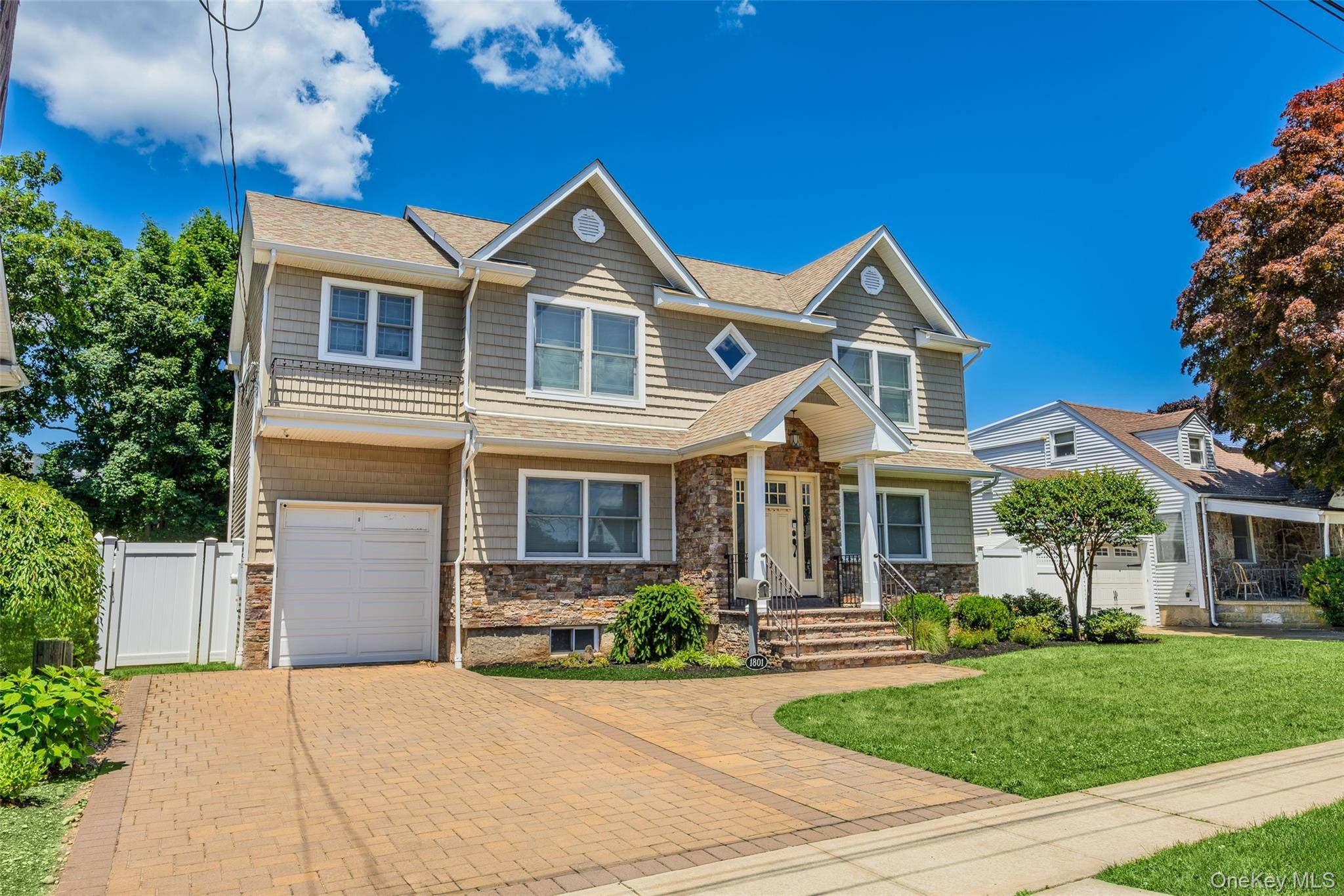 1801 Gerald AVE, East Meadow, NY 11554