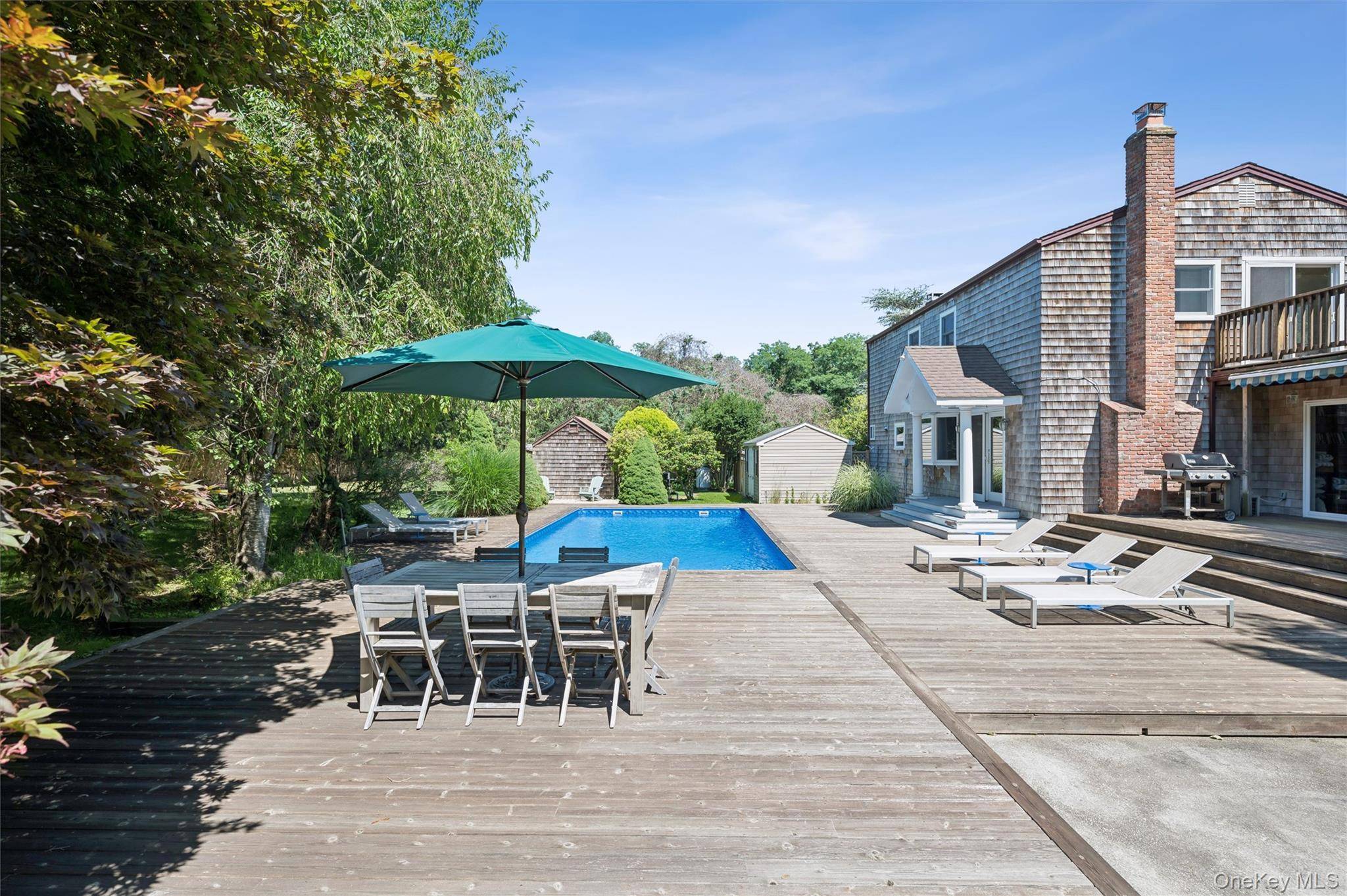 13 Buttercup LN, Westhampton, NY 11977