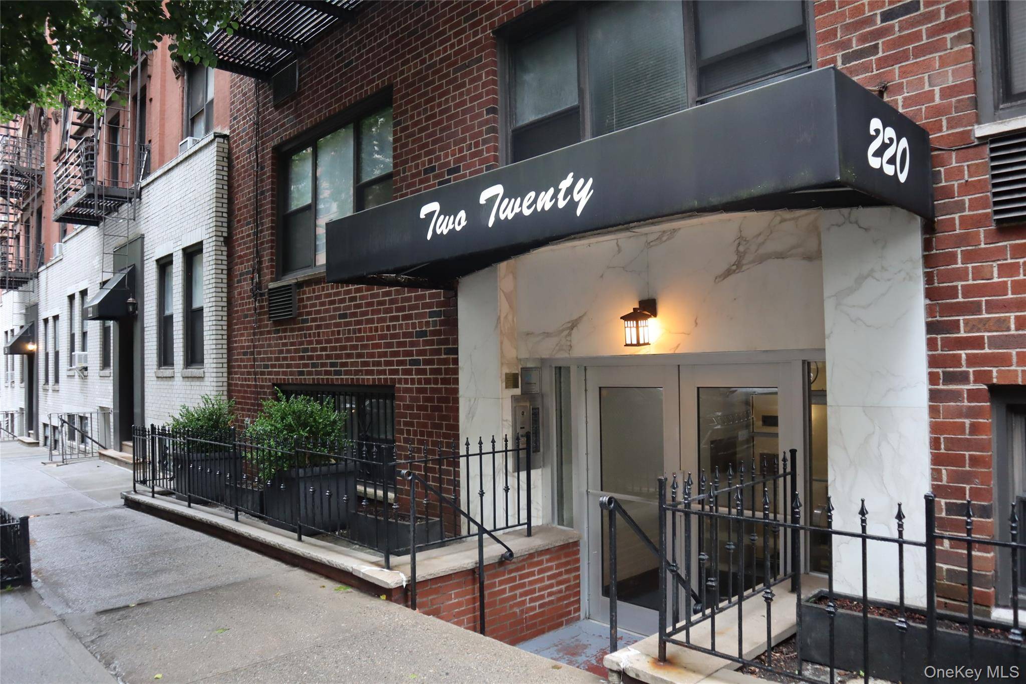 220 E 87th ST #4D, New York (manhattan), NY 10128
