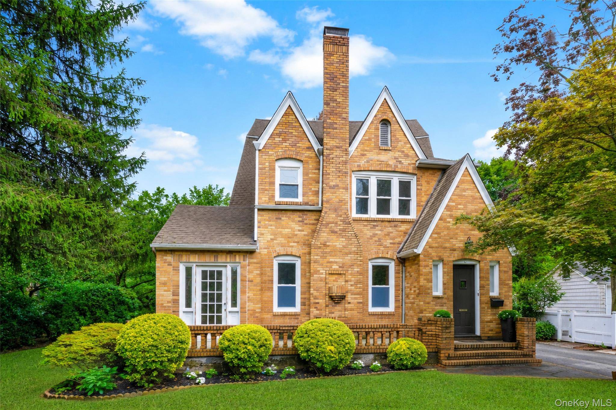 53 Palmer AVE, Scarsdale, NY 10583