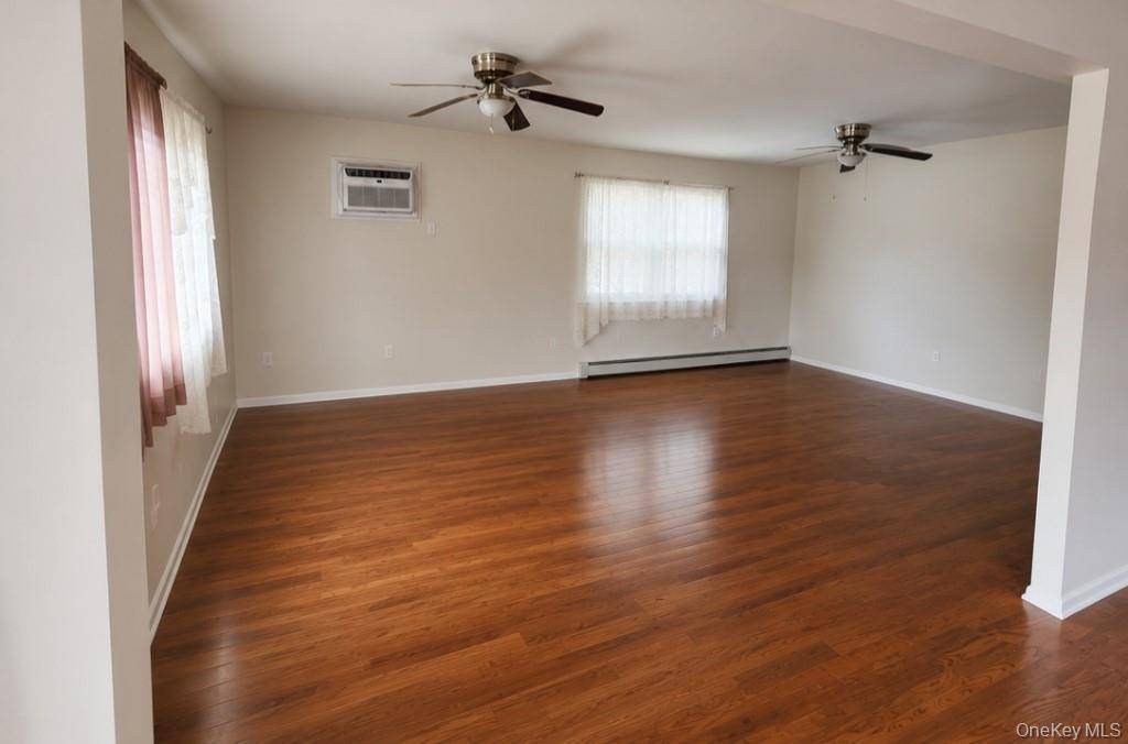 13743 219th ST, Laurelton, NY 11413