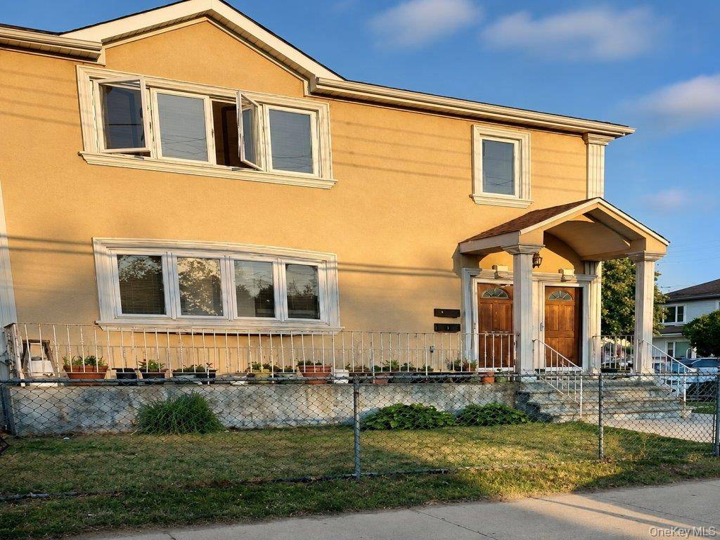 13743 219th ST, Laurelton, NY 11413