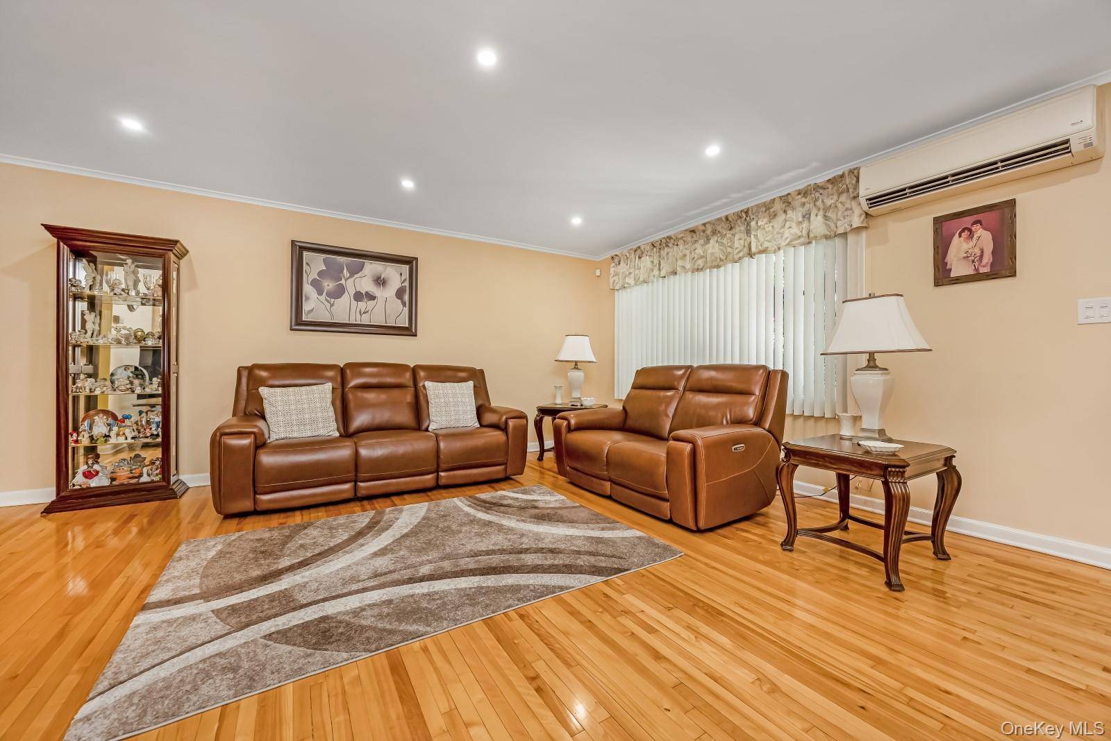 65-19 78th ST, Middle Village, NY 11379