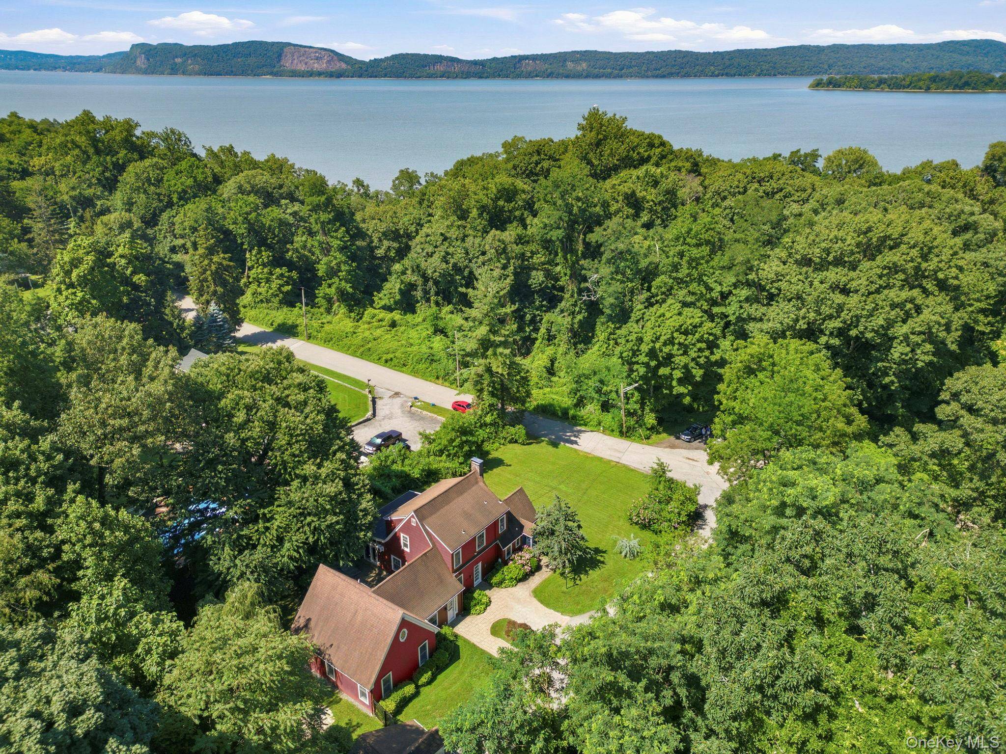 44 Beach RD, Ossining, NY 10562
