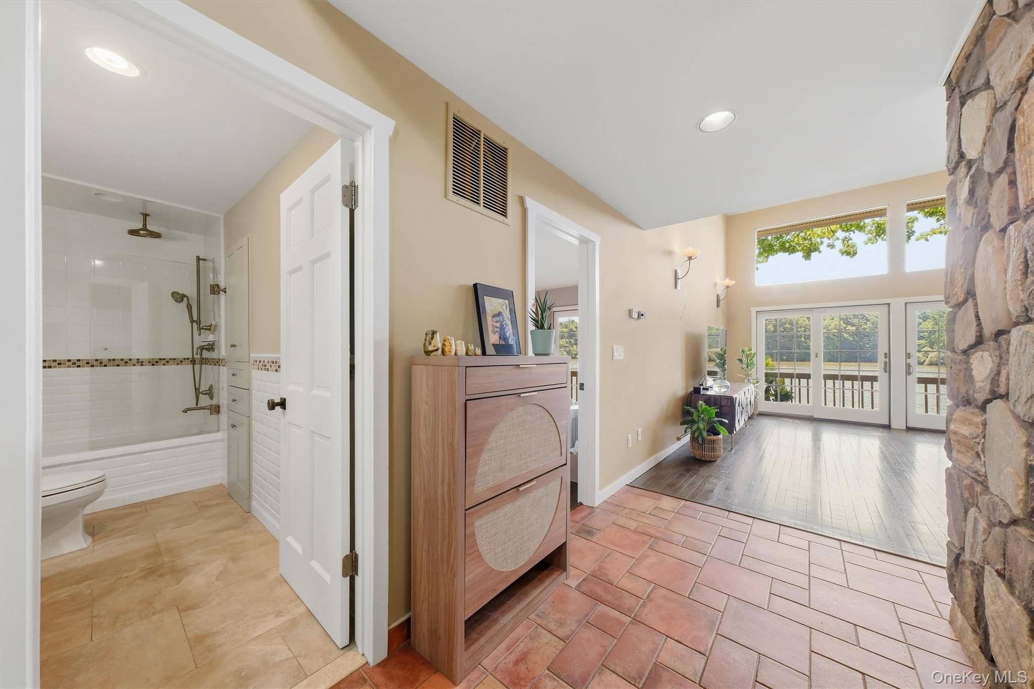 101 Westchester AVE, Buchanan, NY 10511