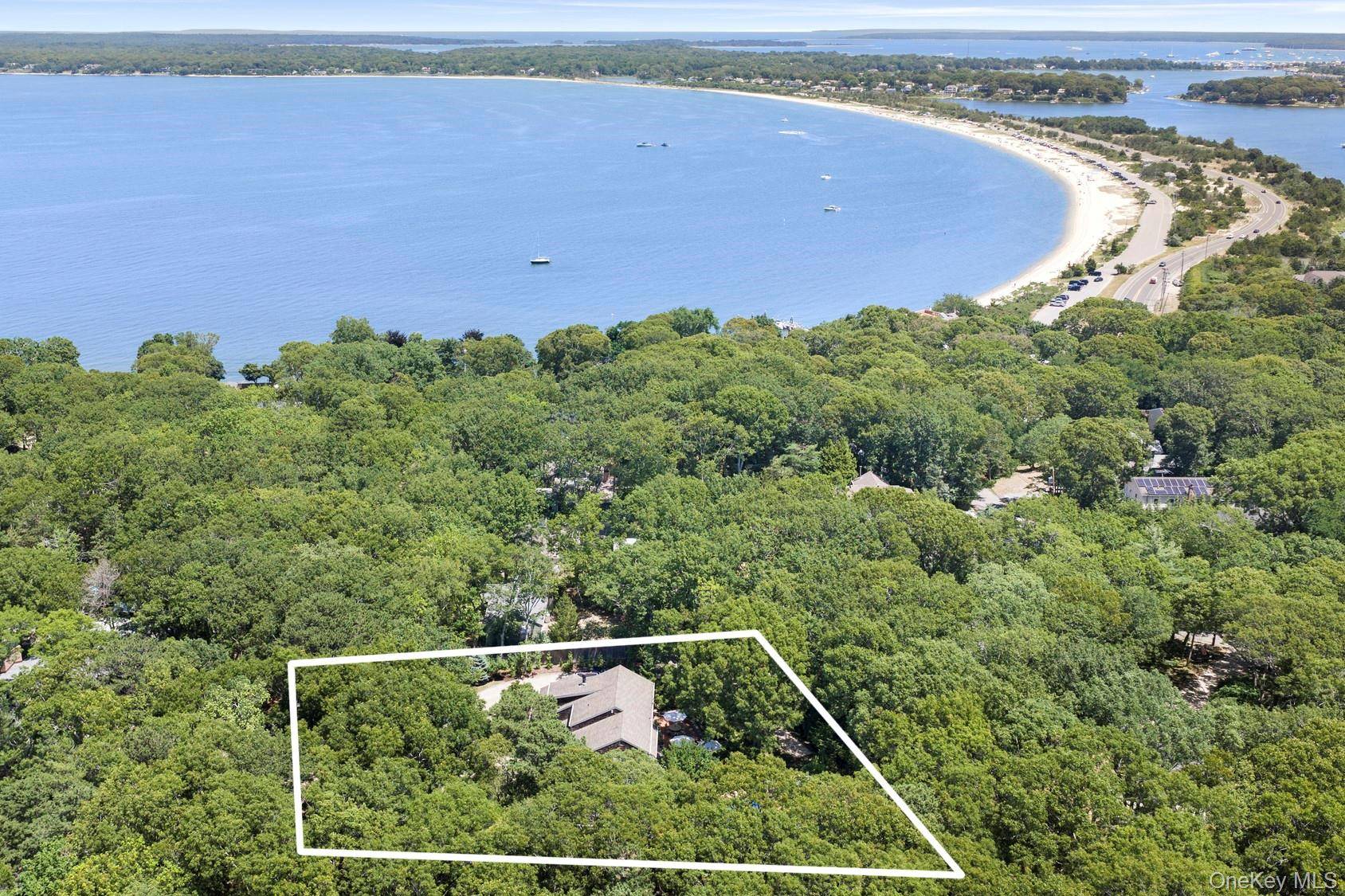 22 Spring LN, Sag Harbor, NY 11963