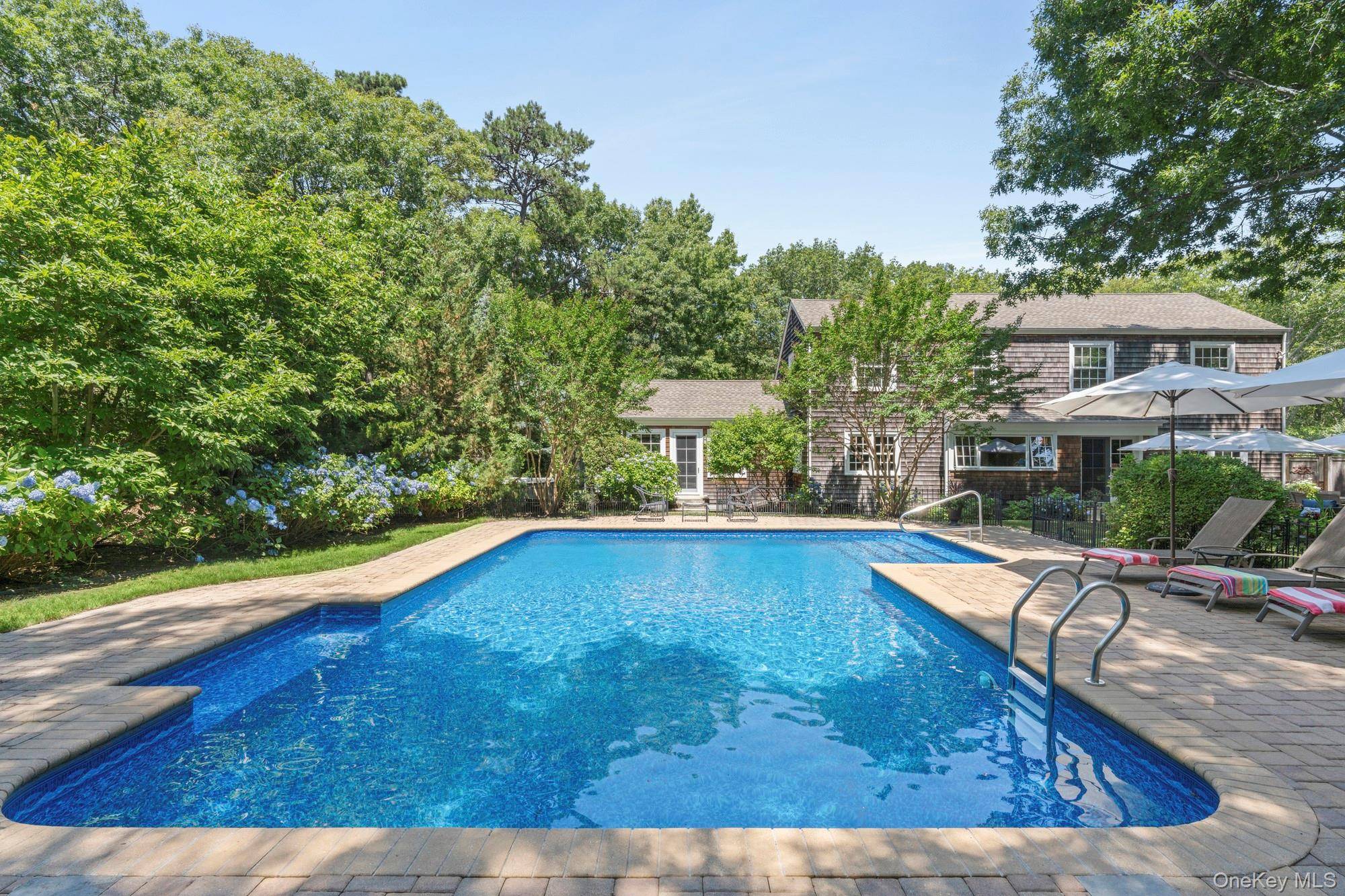 22 Spring LN, Sag Harbor, NY 11963