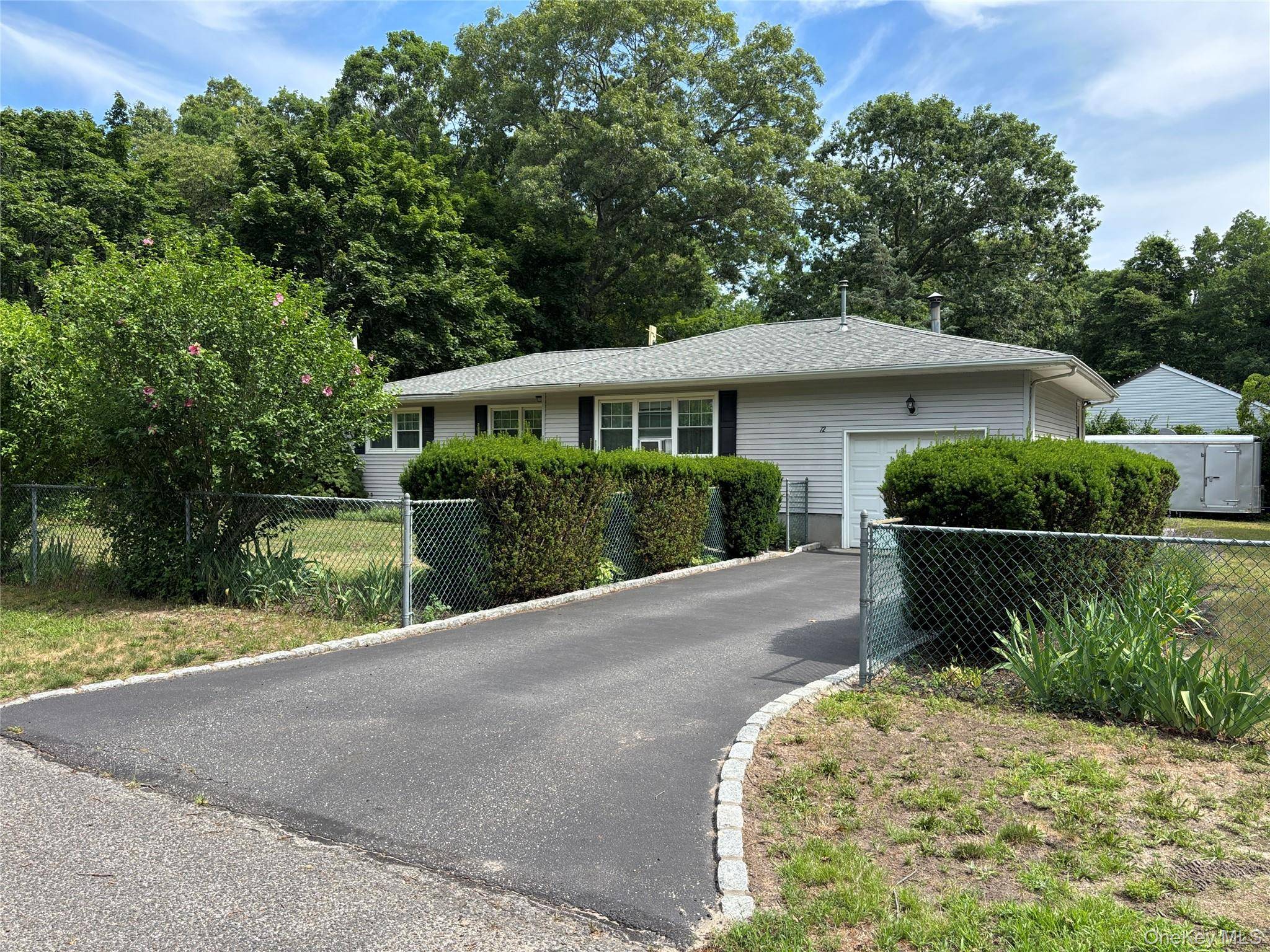 72 Fanning BLVD, Riverhead, NY 11901