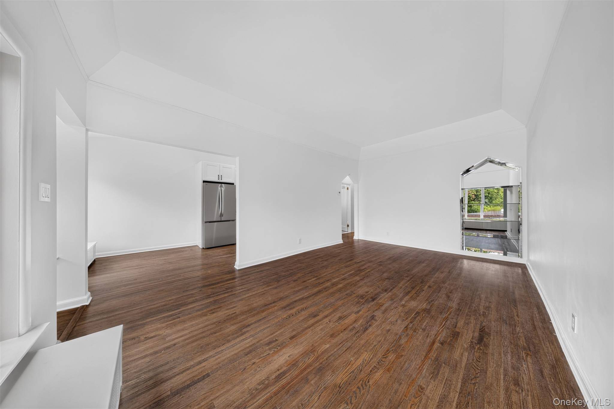 6706 Thornton PL, Forest Hills, NY 11375