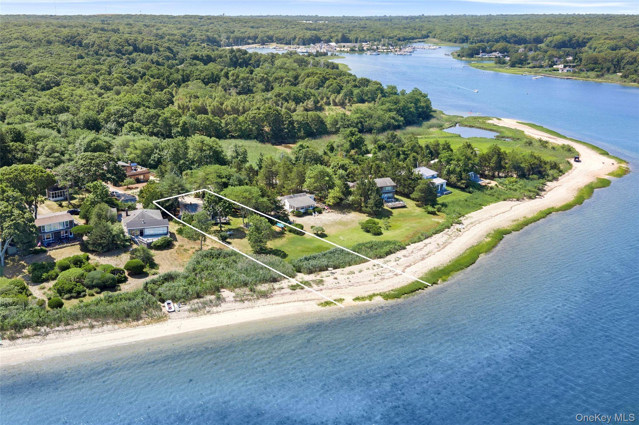 21 Breeze Hill RD, East Hampton, NY 11937