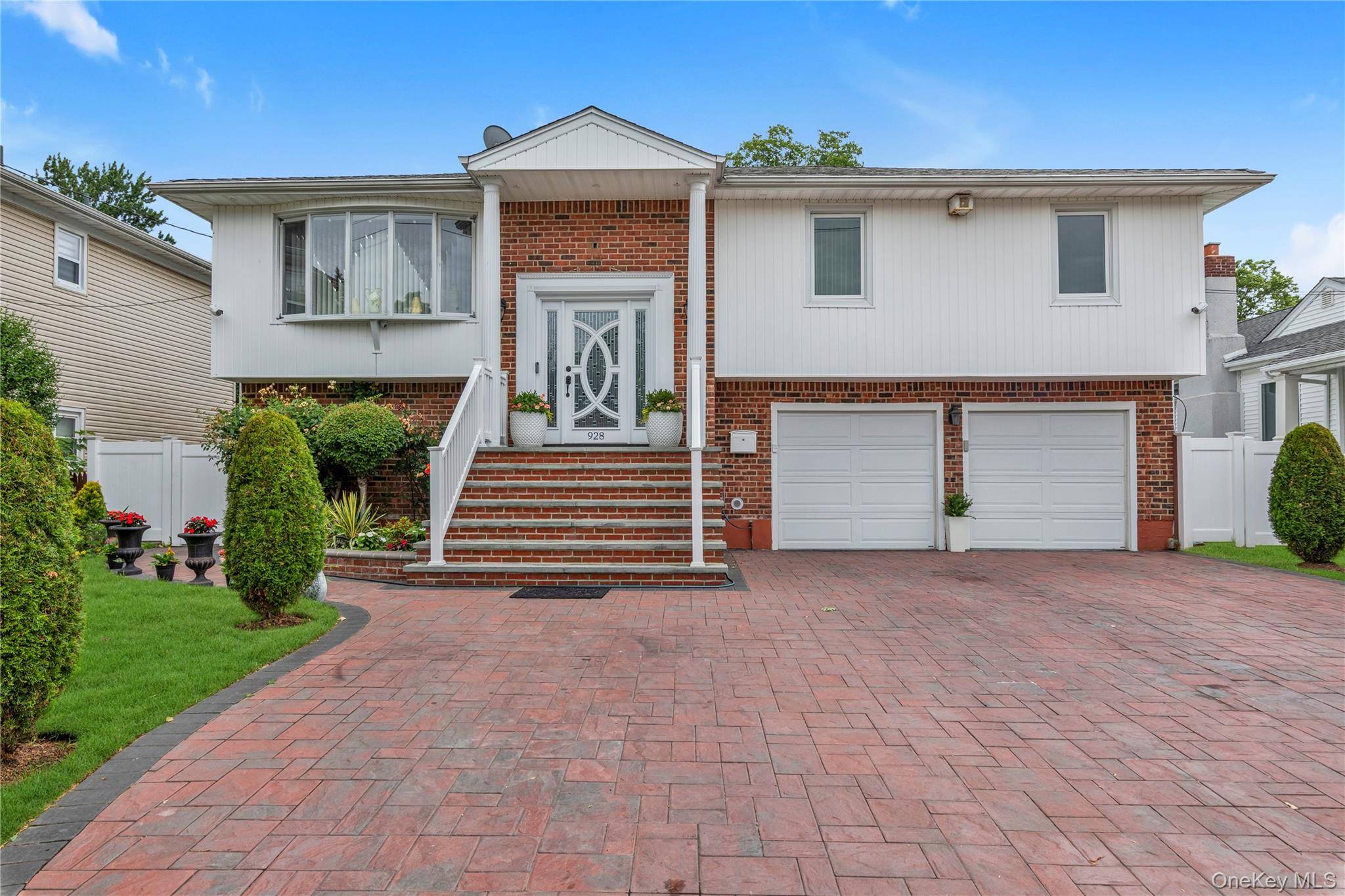 928 N Fletcher AVE, Valley Stream, NY 11580