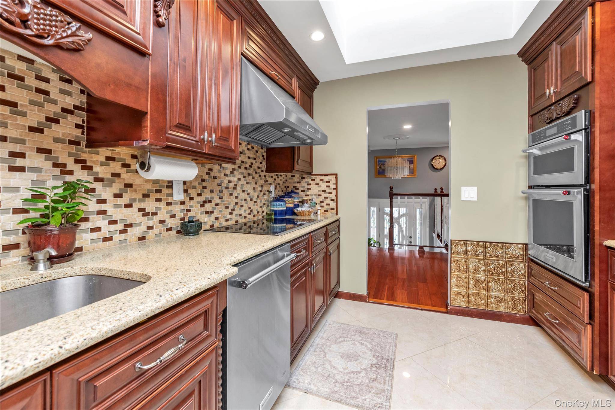 928 N Fletcher AVE, Valley Stream, NY 11580