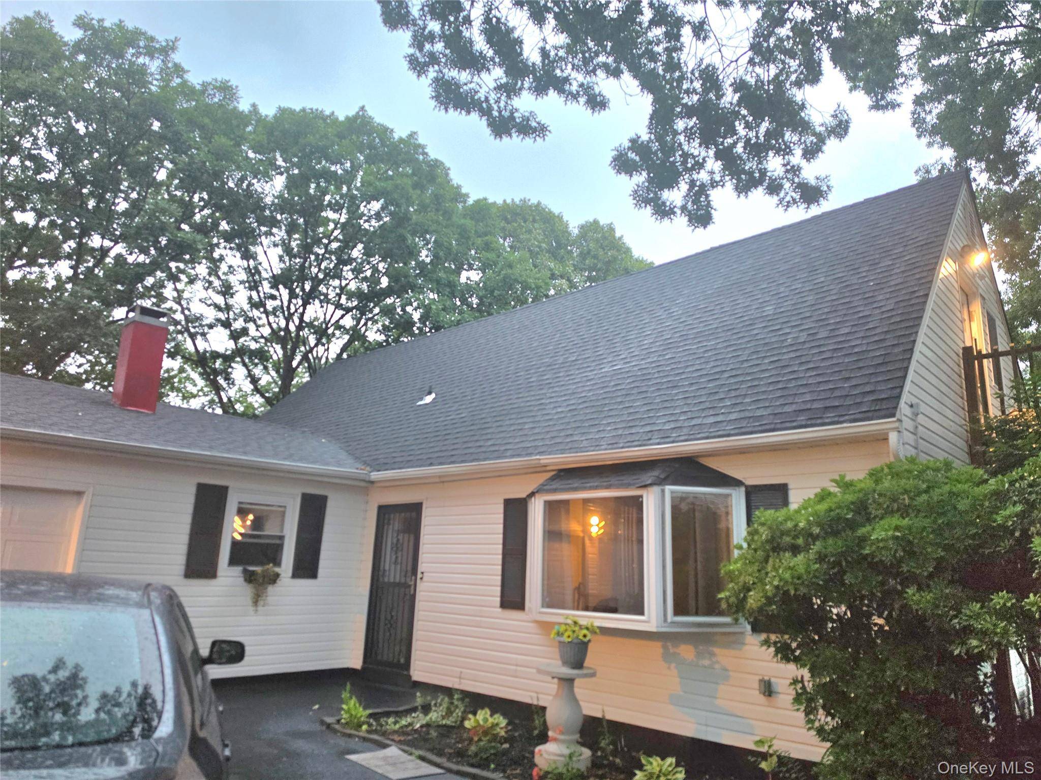 41 Fig ST, Central Islip, NY 11722
