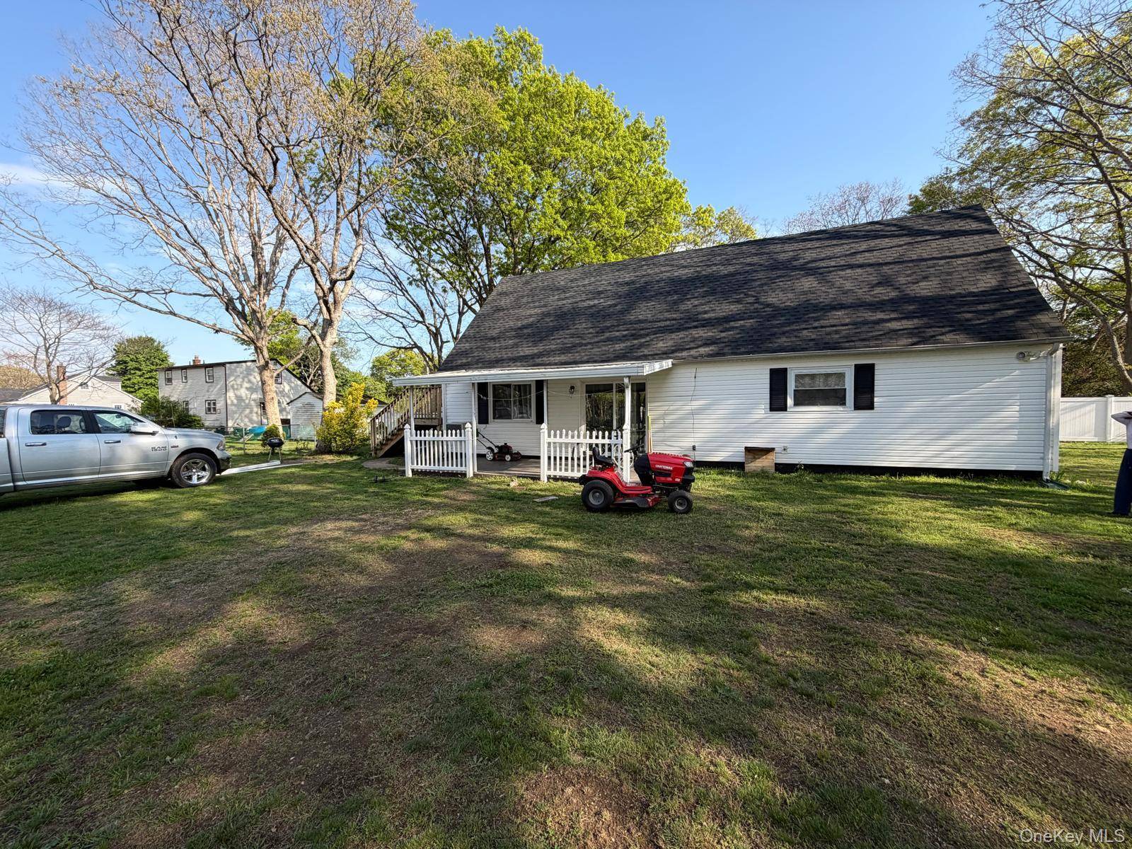 41 Fig ST, Central Islip, NY 11722