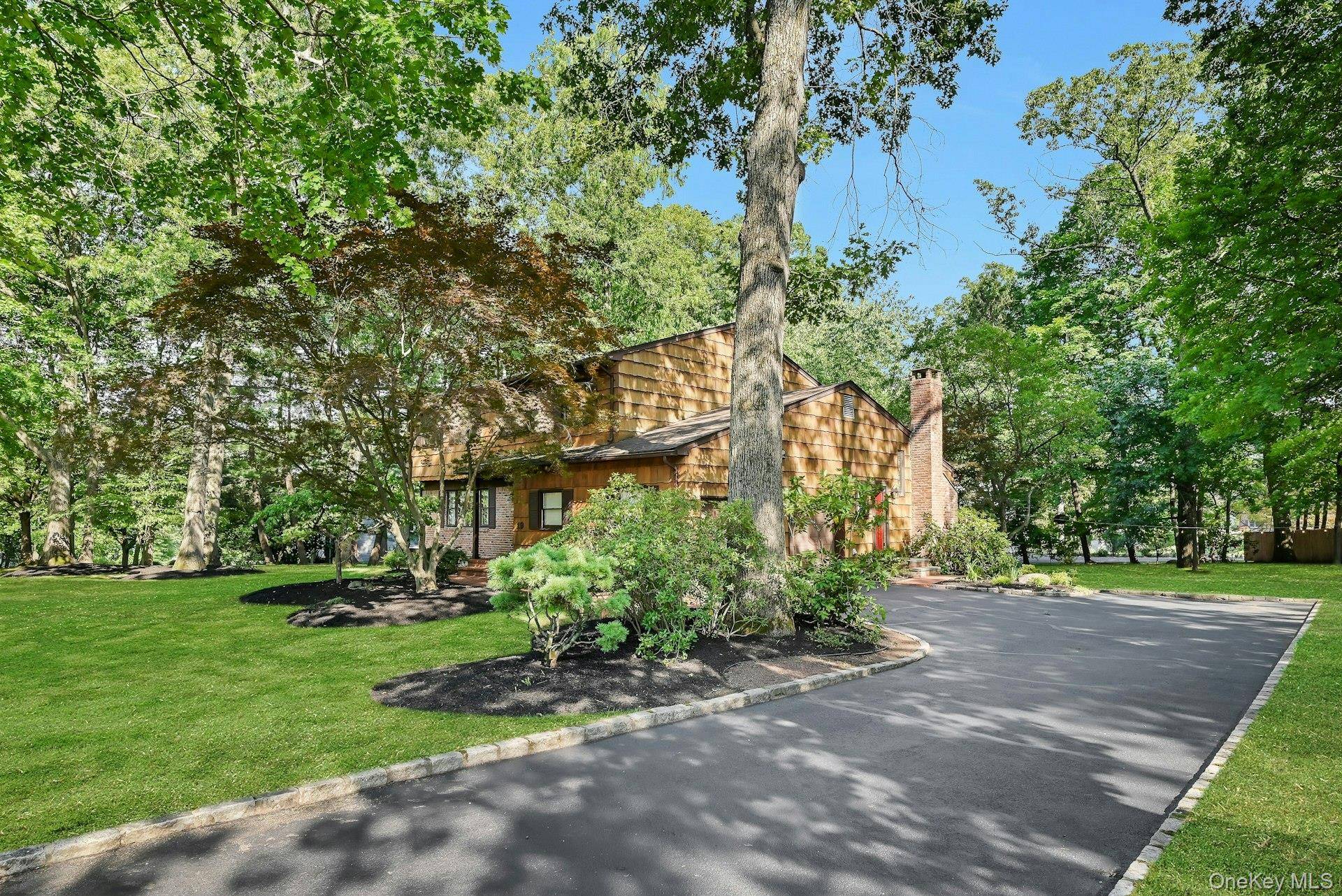 19 York DR, New City, NY 10956