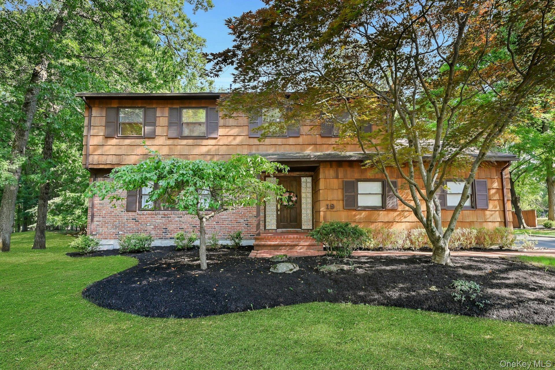 19 York DR, New City, NY 10956