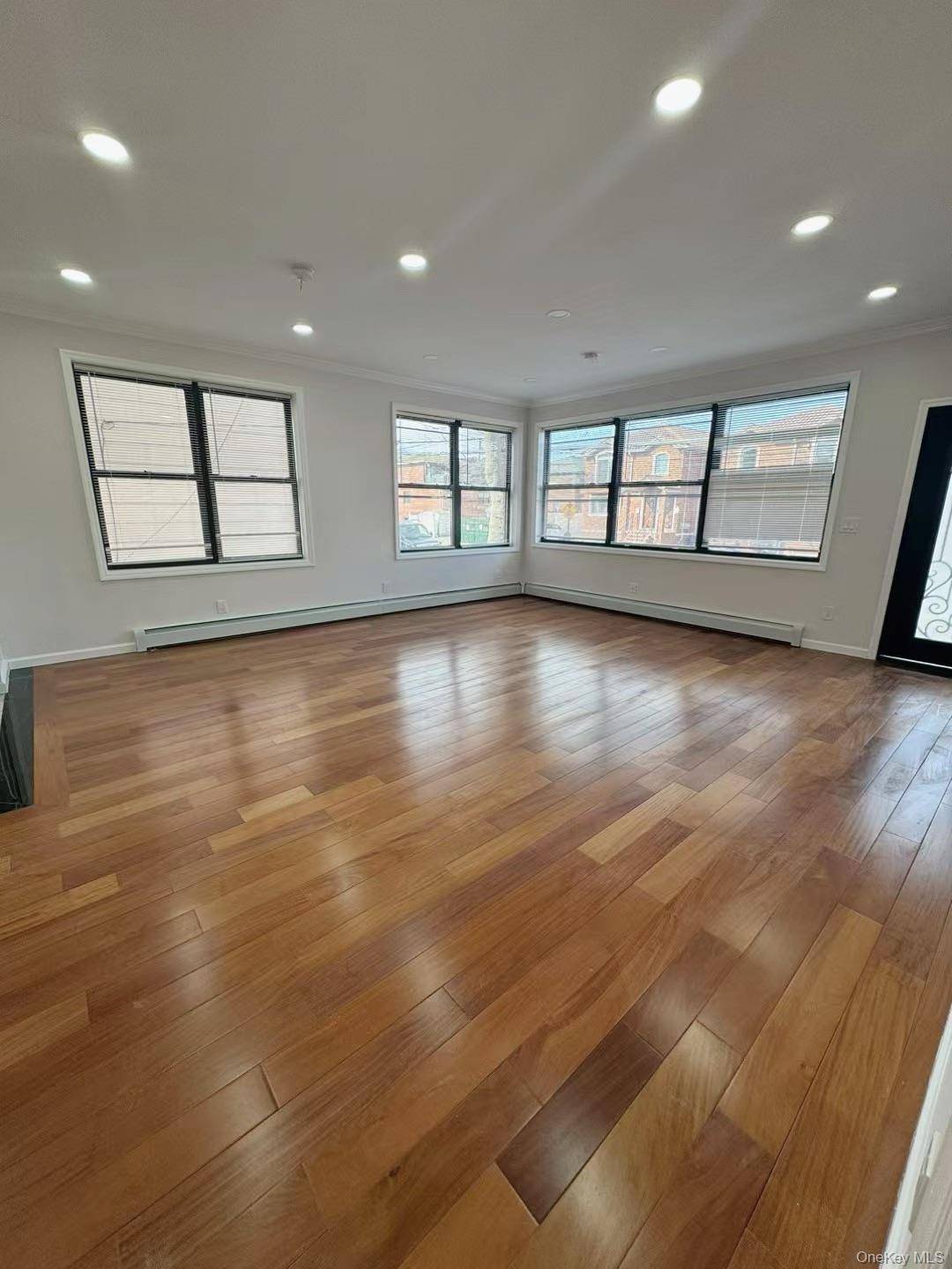149-20 17th AVE, Whitestone, NY 11357