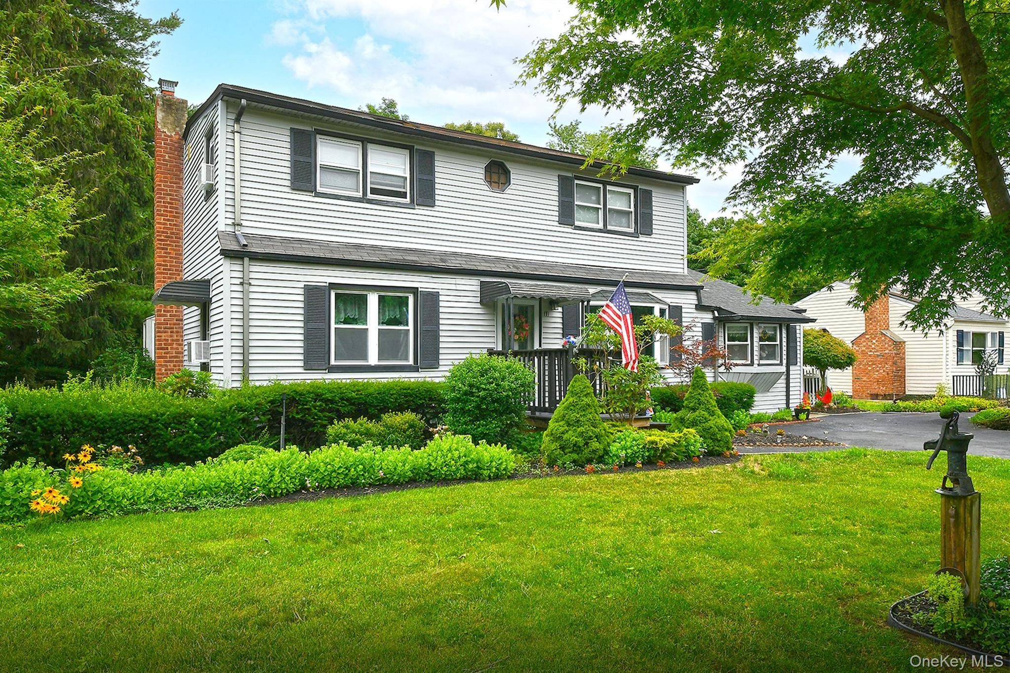 11 Bonnybill DR, Centereach, NY 11720