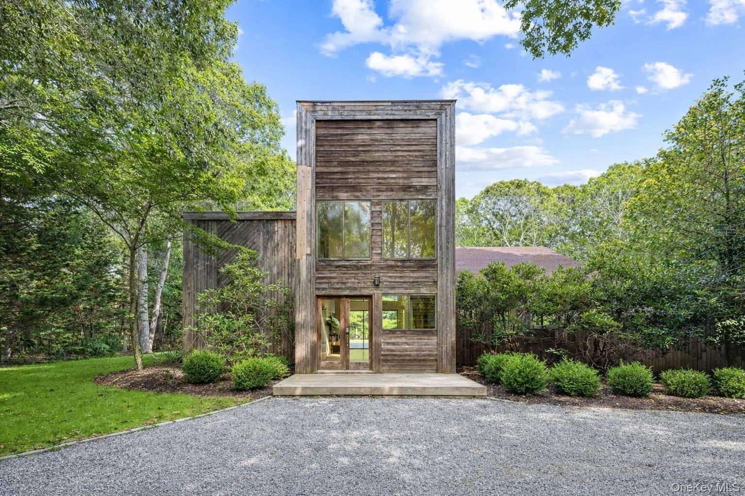26 Woodland WAY, Quogue, NY 11959