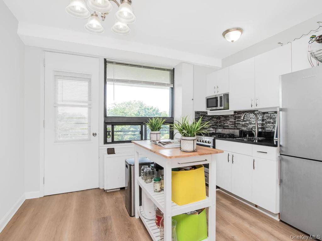 4901 Henry Hudson Pkwy #8N, Bronx, NY 10471