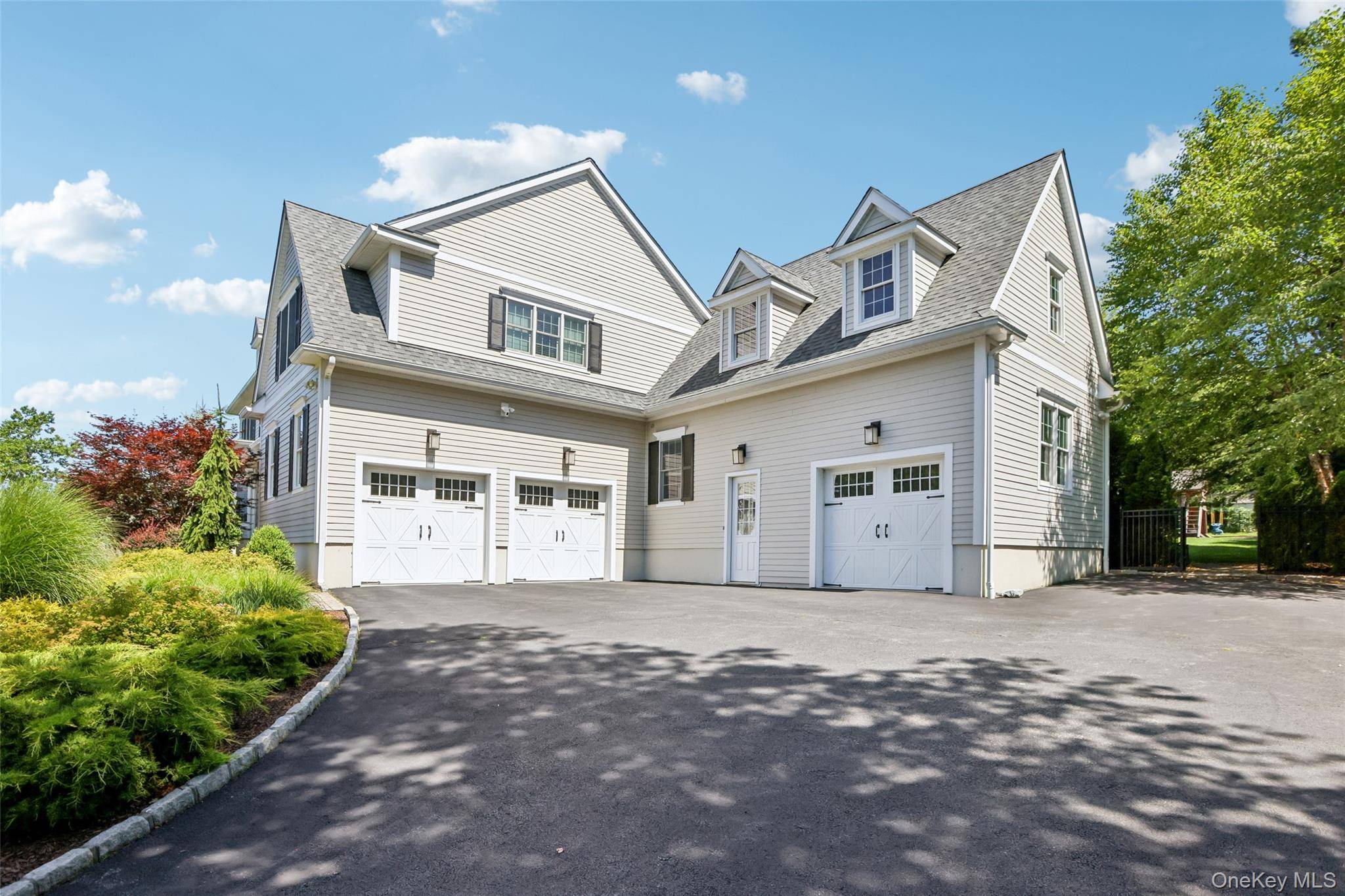 15 Heritage DR, Pleasantville, NY 10570