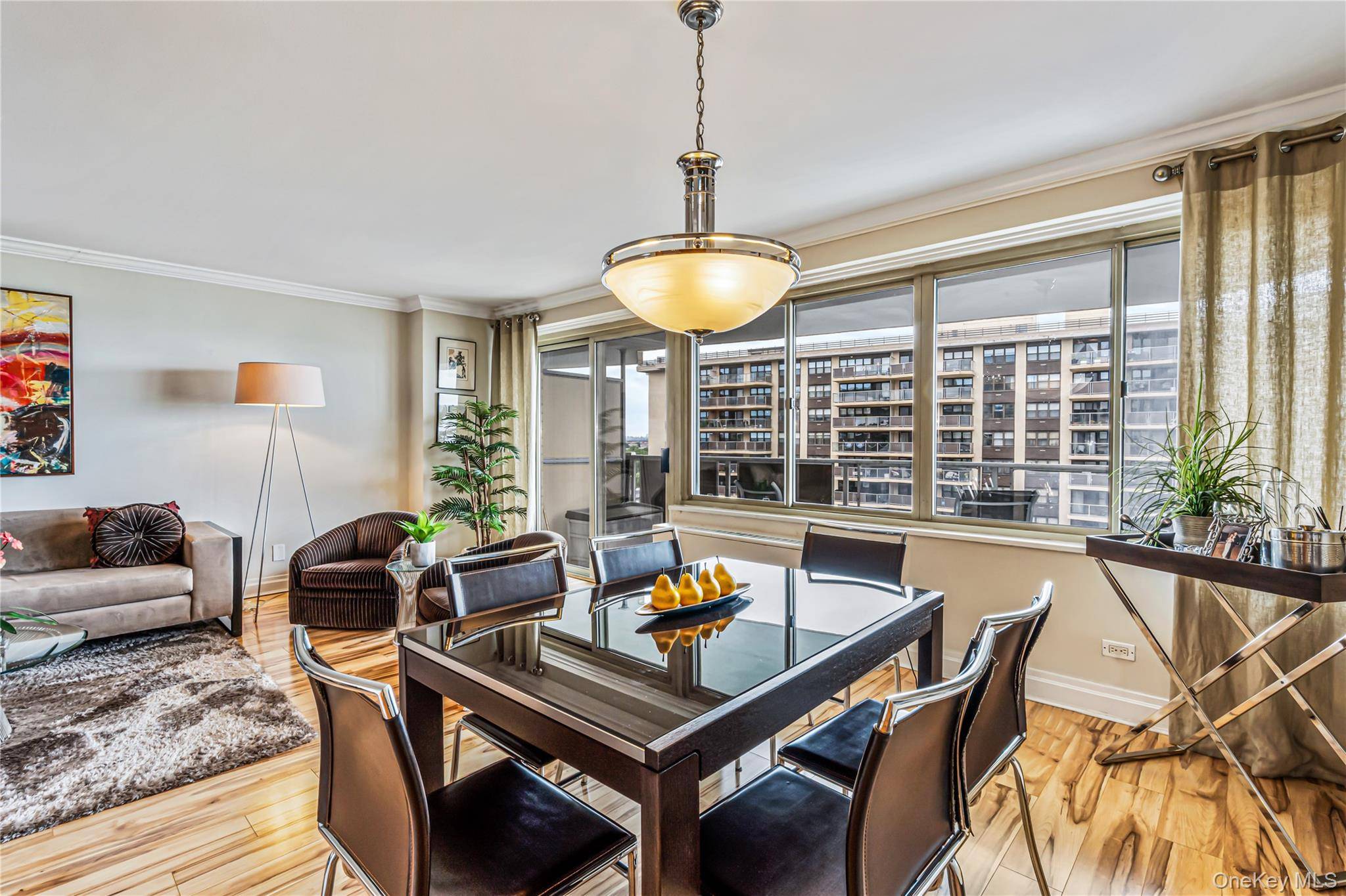 18-15 215 ST #14 G, Bayside, NY 11360