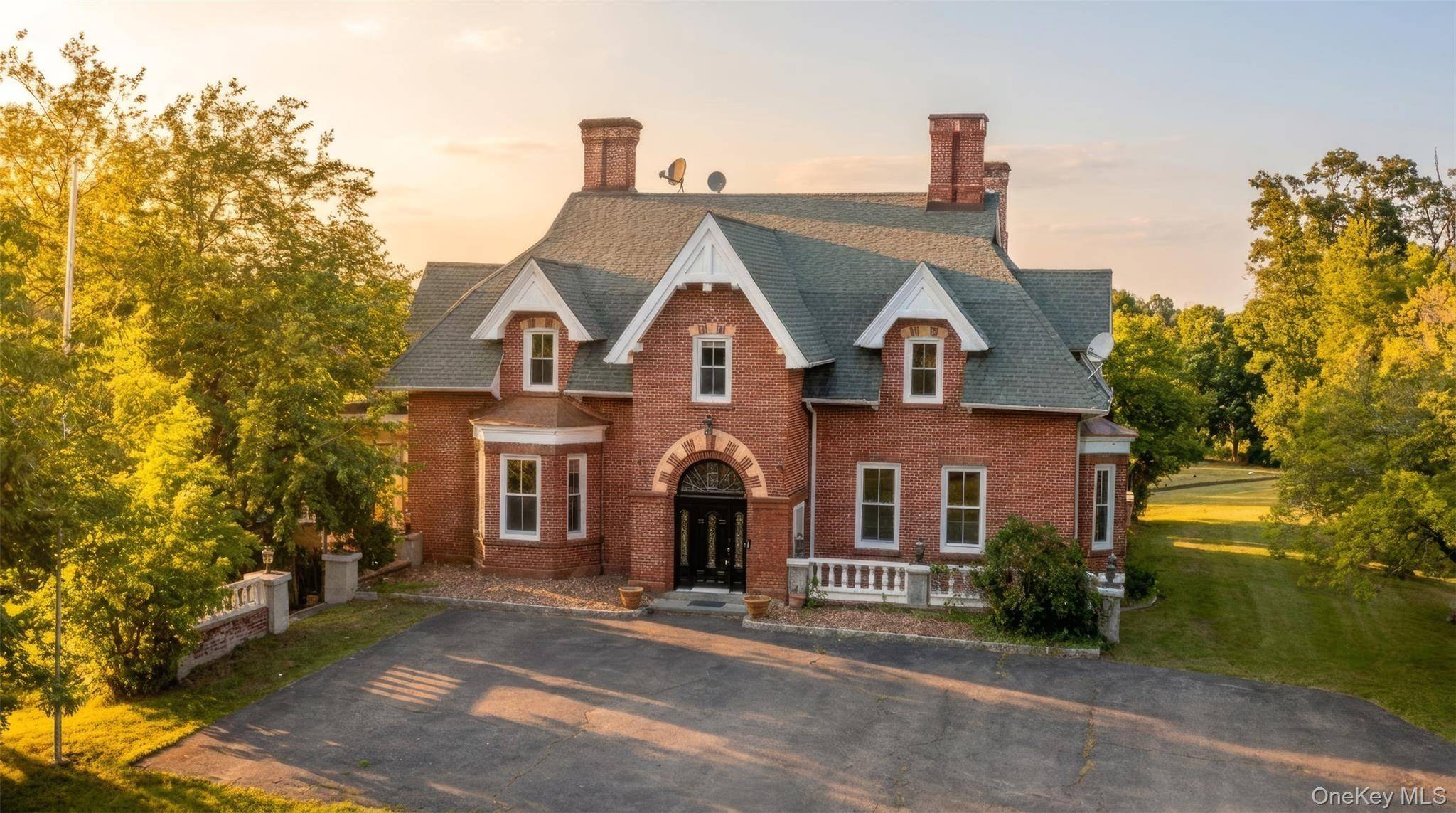 12 Monell PL, Beacon, NY 12508