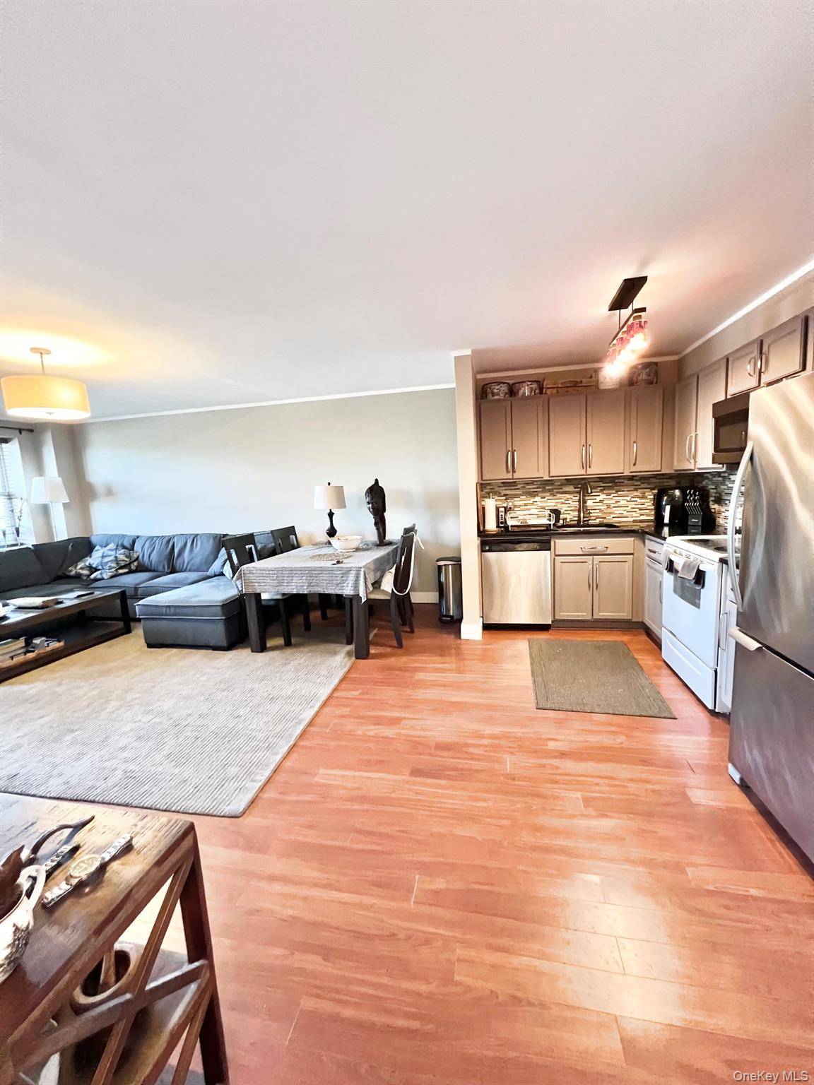 260 Beach 81st ST #3N, Rockaway Beach, NY 11693
