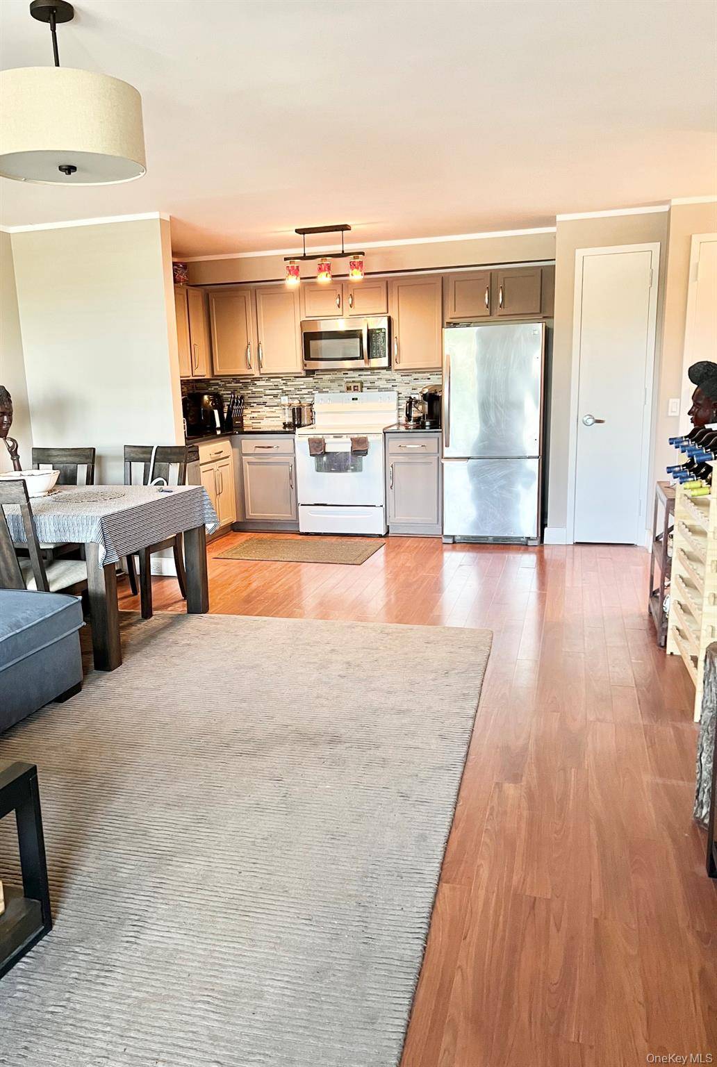 260 Beach 81st ST #3N, Rockaway Beach, NY 11693