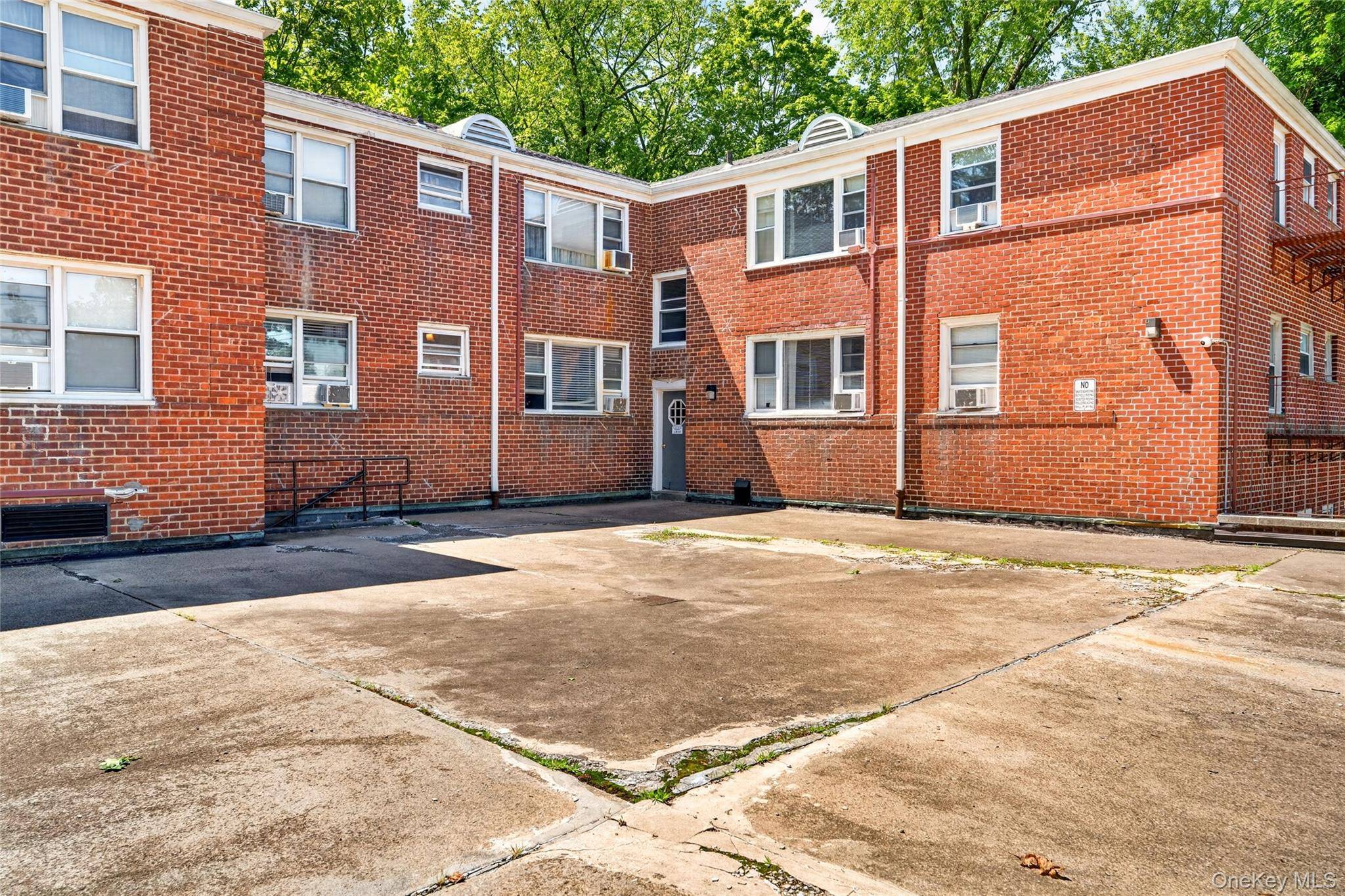 205 West Post RD #1N, White Plains, NY 10606