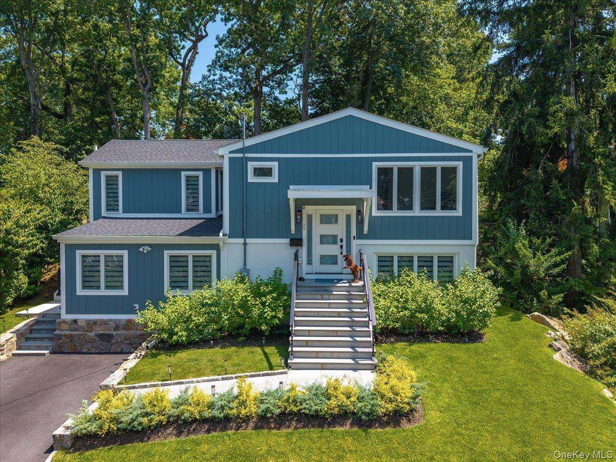 25 Shadow LN, Larchmont, NY 10538