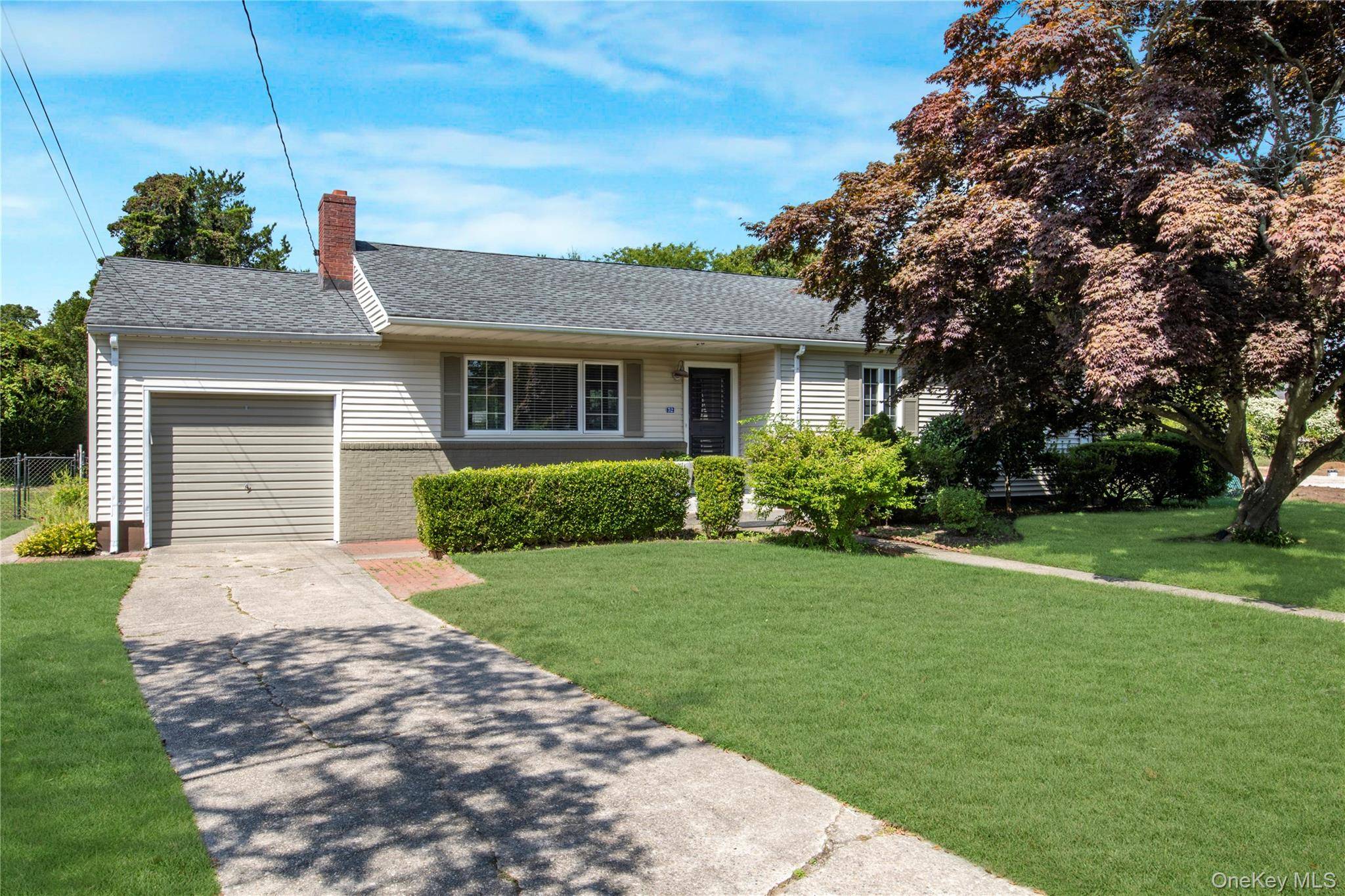 32 General McLean DR, Bellport Village, NY 11713