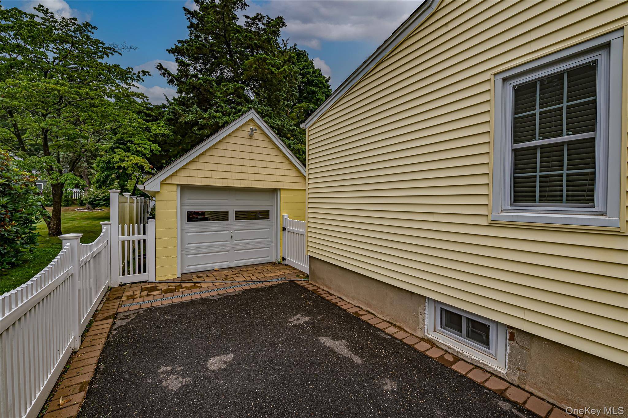 309 Laurel RD, Northport, NY 11768