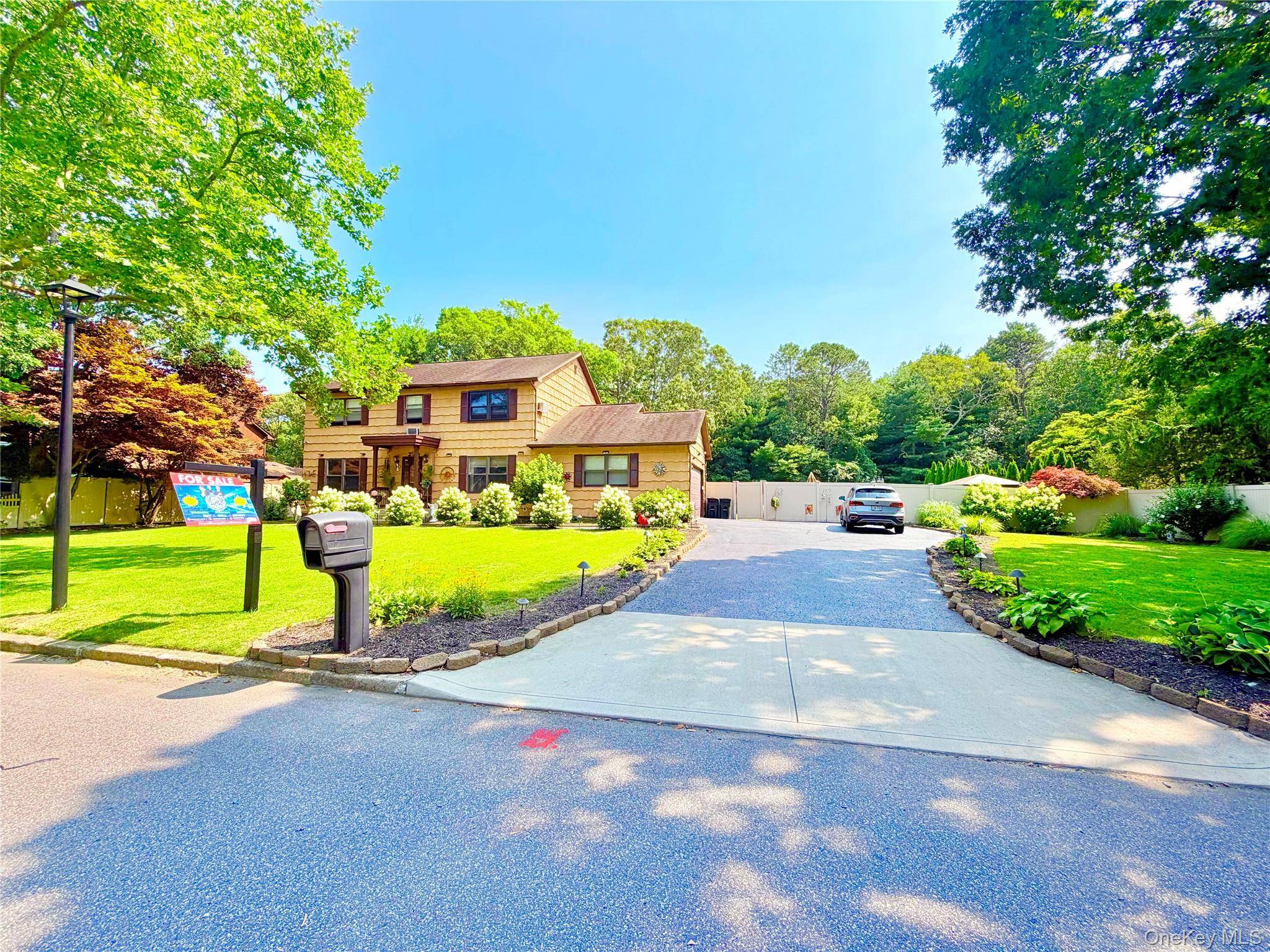 4 John Vincent CT, Centereach, NY 11720