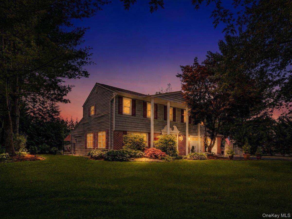 98 Florida AVE, Commack, NY 11725