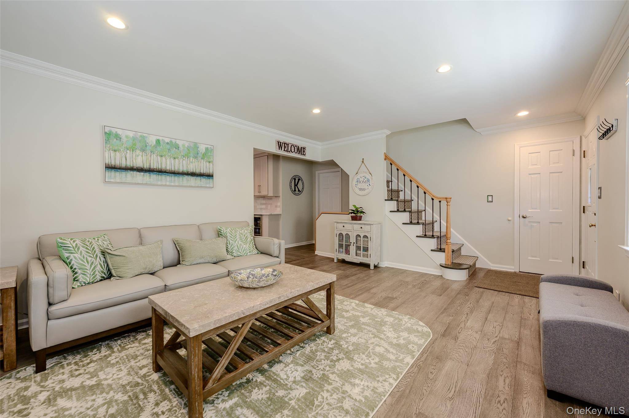 10 Dorset LN, Rockville Centre, NY 11570