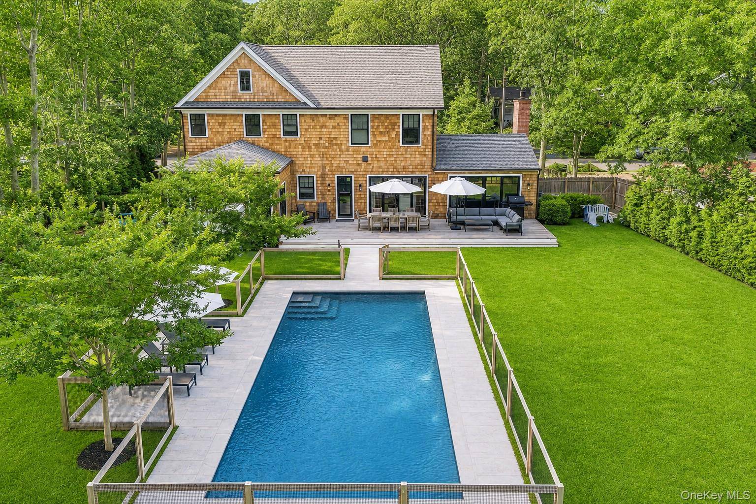 15 Wild Cherry LN, East Quogue, NY 11942