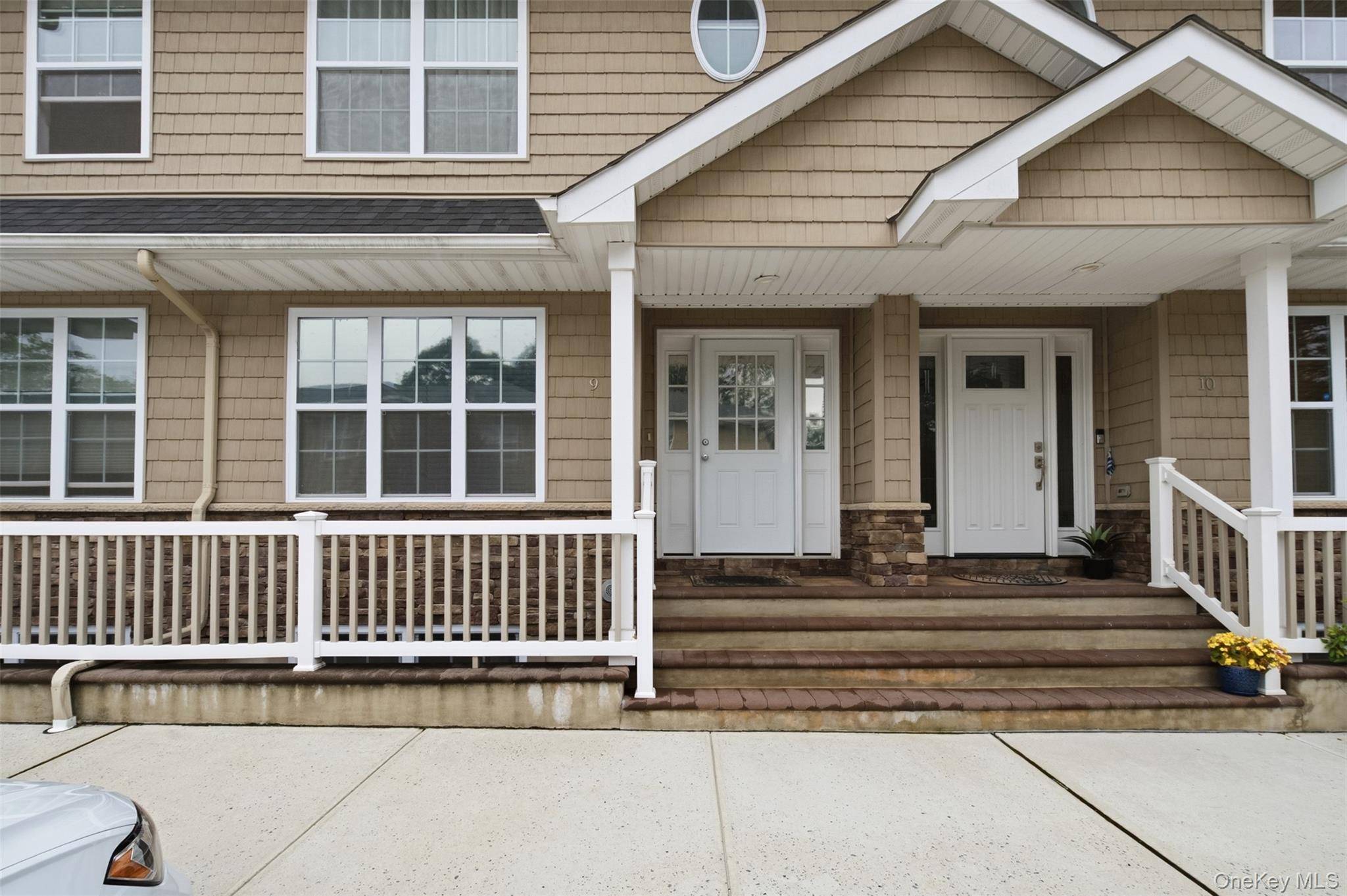723 Carman AVE #9, Westbury, NY 11590