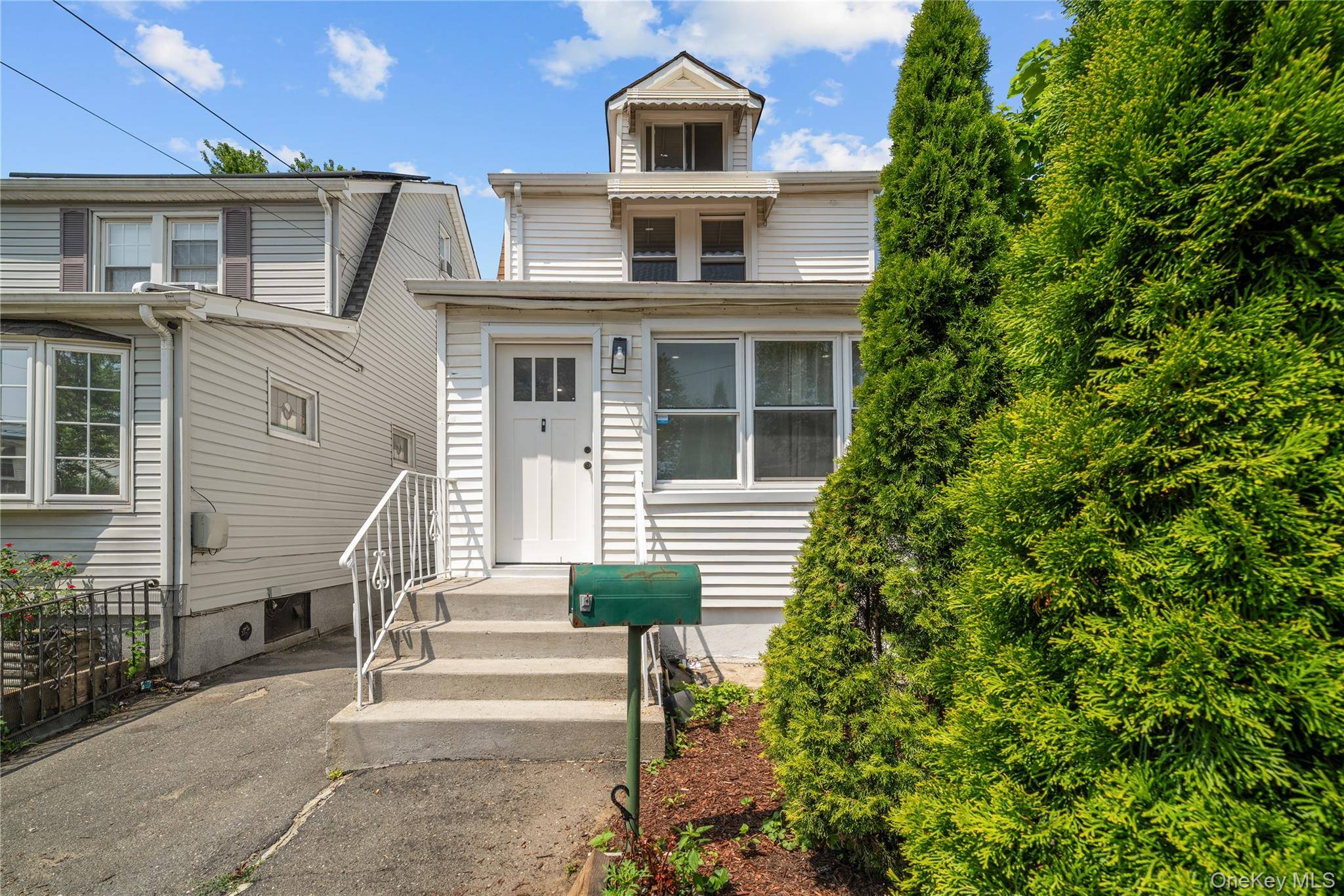 11422 212th ST, Cambria Heights, NY 11411