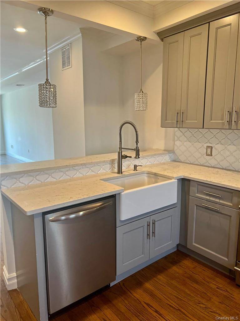 240-250 Pelham RD, New Rochelle, NY 10805