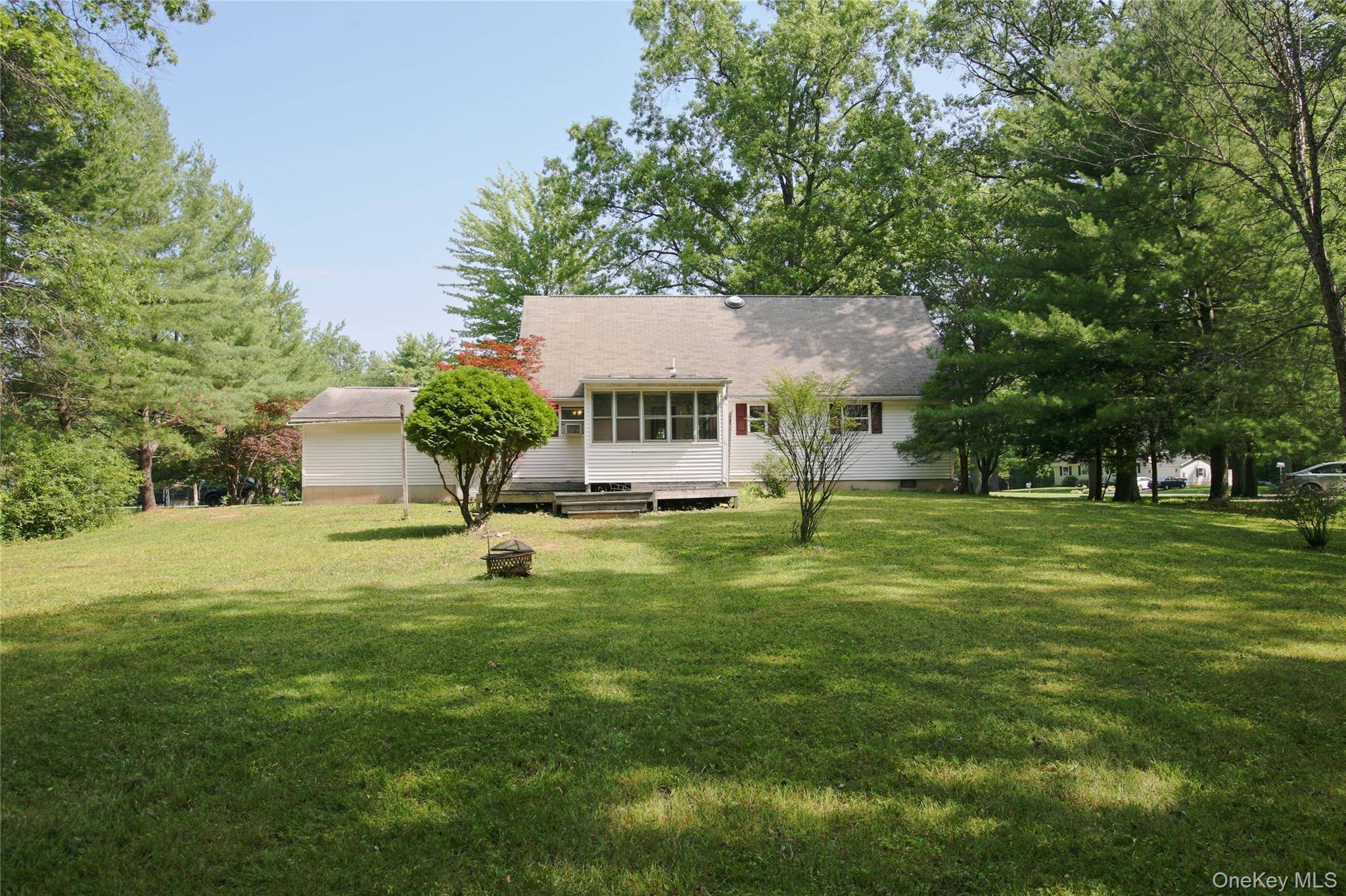 16 Elizabeth DR, Tivoli, NY 12583