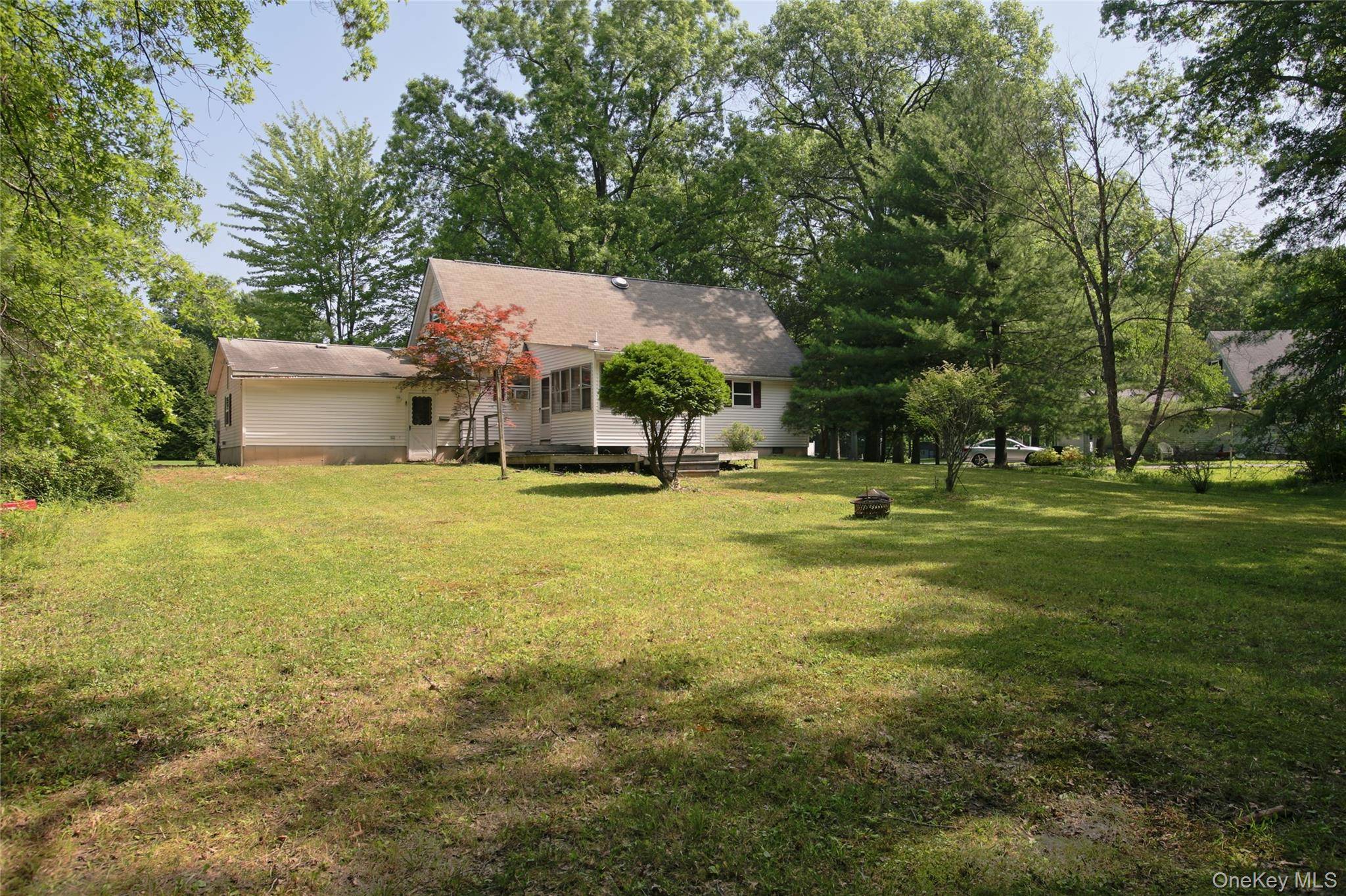 16 Elizabeth DR, Tivoli, NY 12583