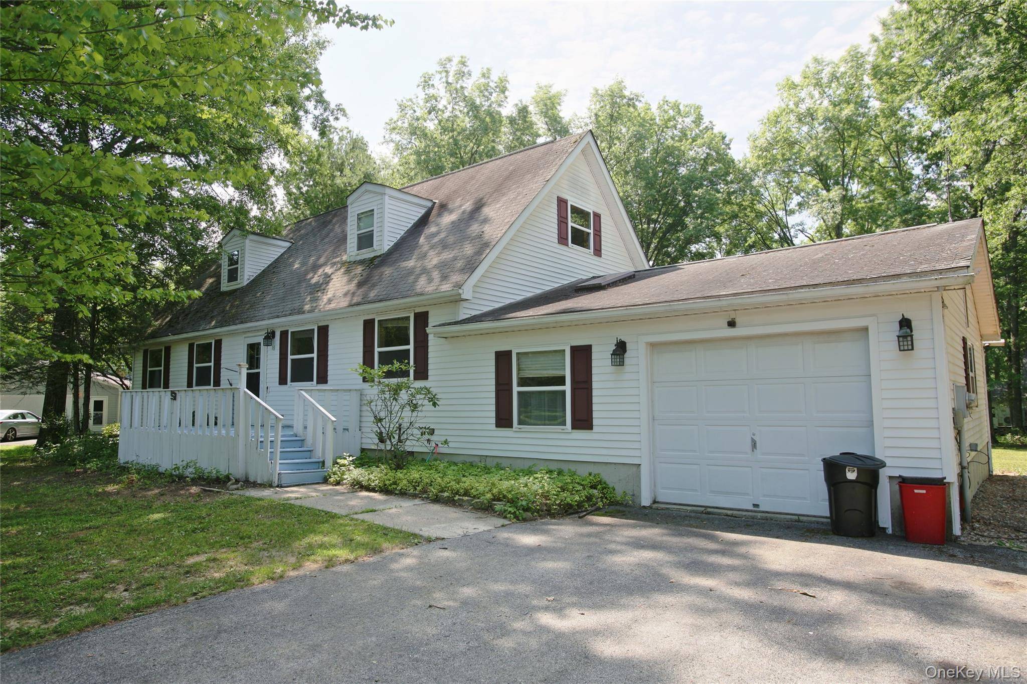 16 Elizabeth DR, Tivoli, NY 12583