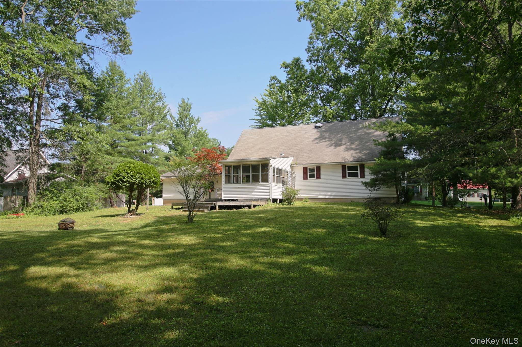 16 Elizabeth DR, Tivoli, NY 12583