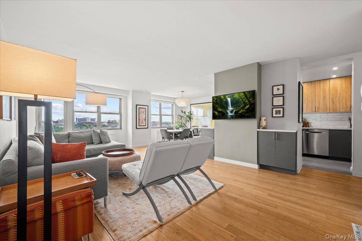 2500 Johnson AVE #11P, Bronx, NY 10463