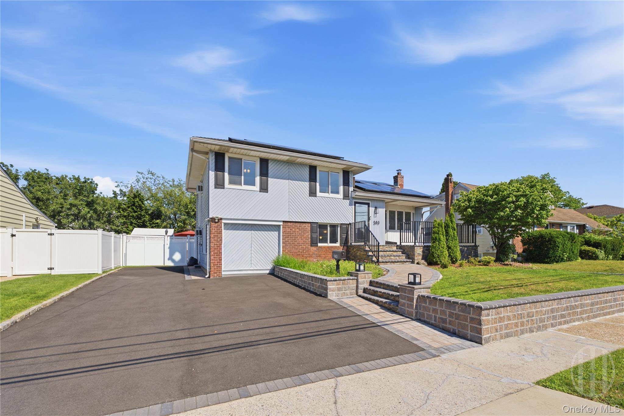 140 Intervale AVE, Farmingdale, NY 11735