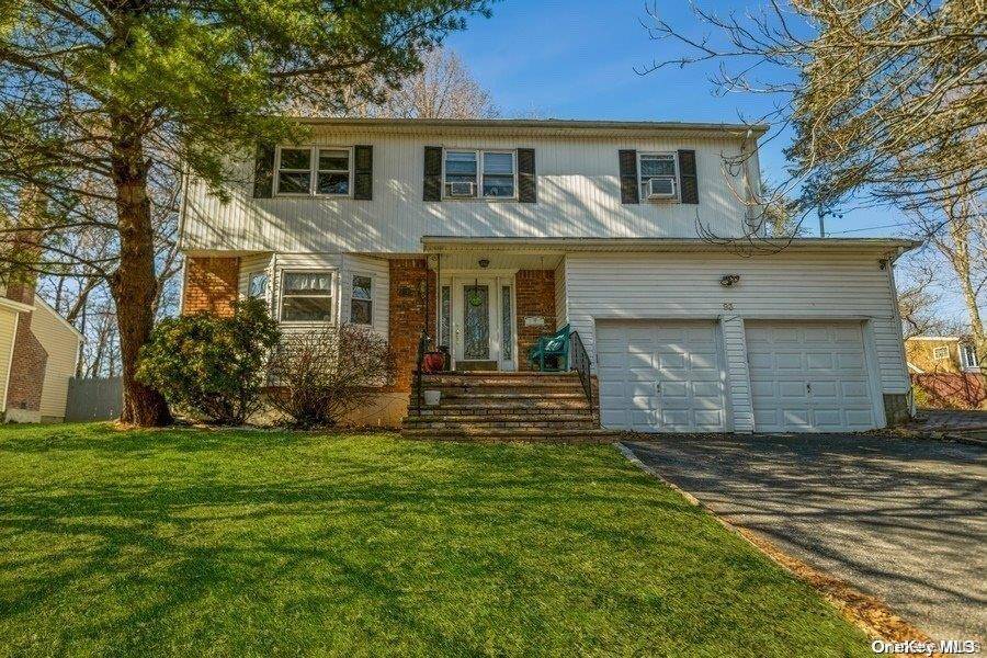 93 Beacon Hill RD, Port Washington, NY 11050