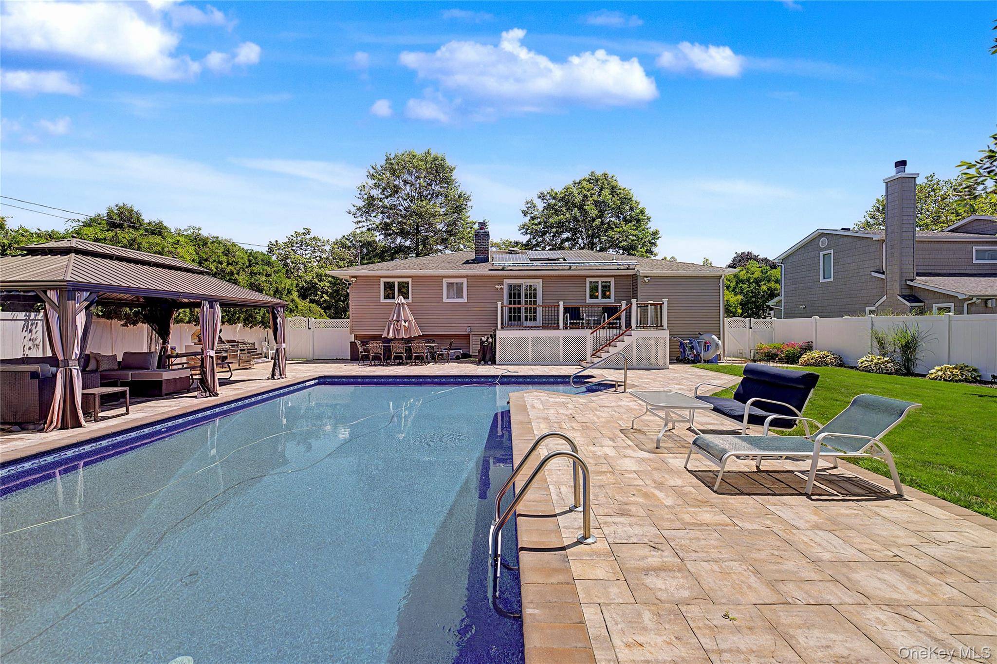 9 Cortland AVE, Jericho, NY 11753