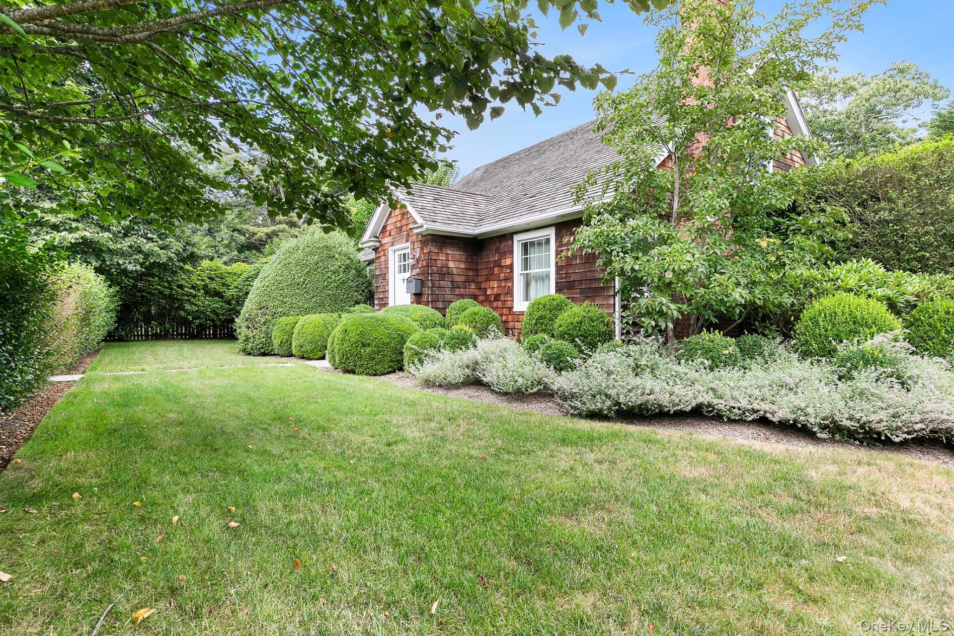 98 Sherrill RD, East Hampton, NY 11937