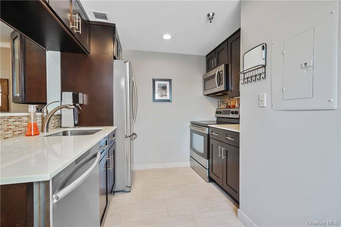 123 Mamaroneck AVE #215, Mamaroneck, NY 10543